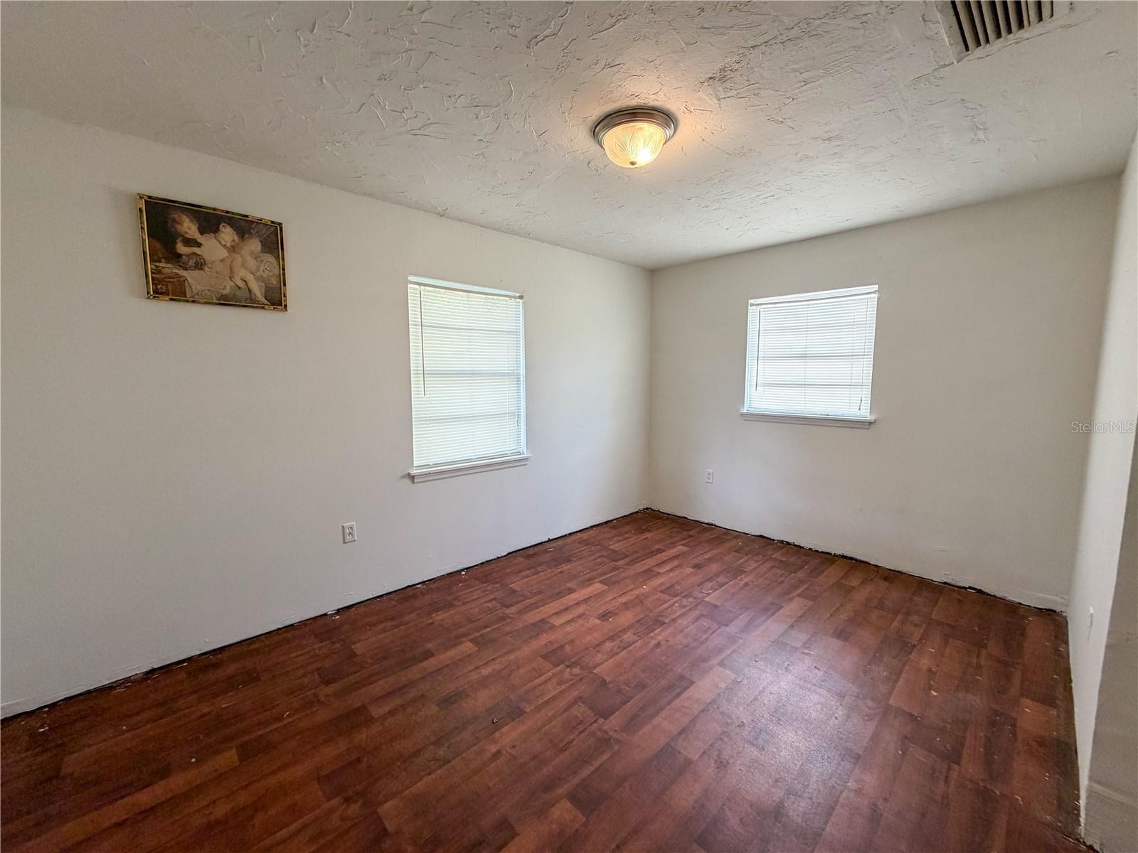 SUN RAY HOMES 01 - Residential
