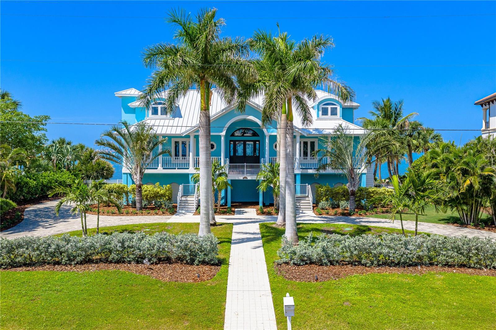 SAPPHIRE SHORES RESUB - Residential