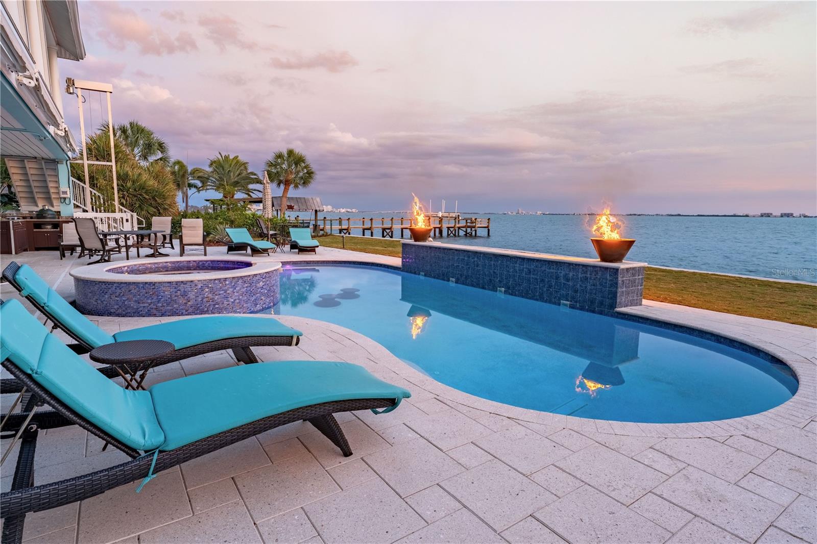 SAPPHIRE SHORES RESUB - Residential