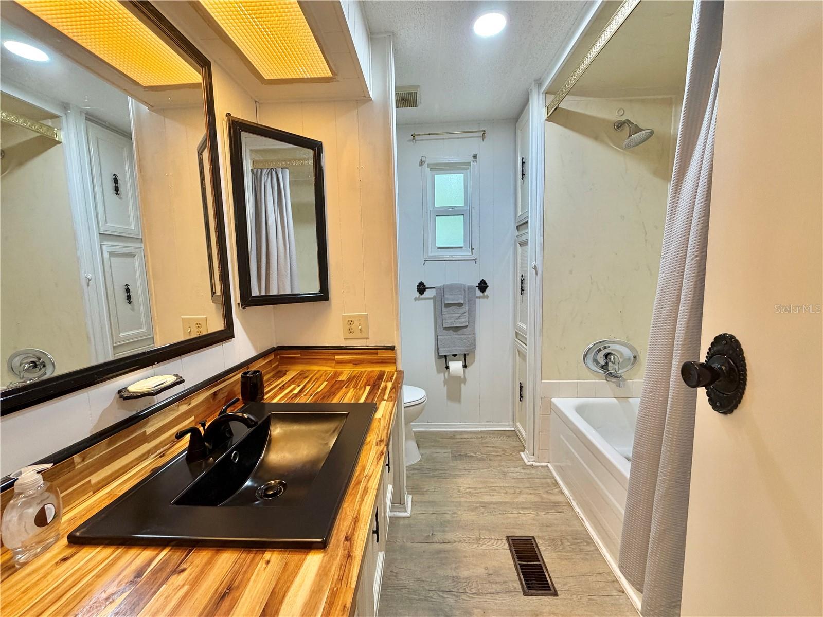 HAWTHORNE AT LEESBURG A COOP - Residential