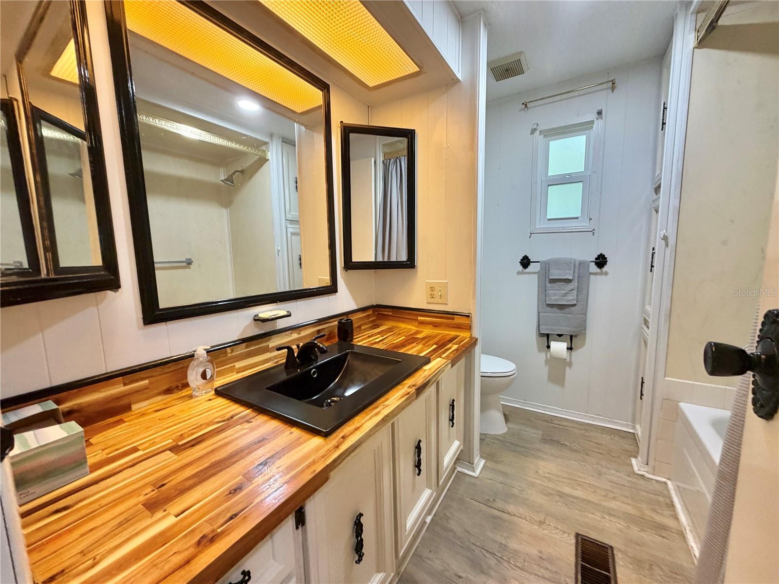 HAWTHORNE AT LEESBURG A COOP - Residential