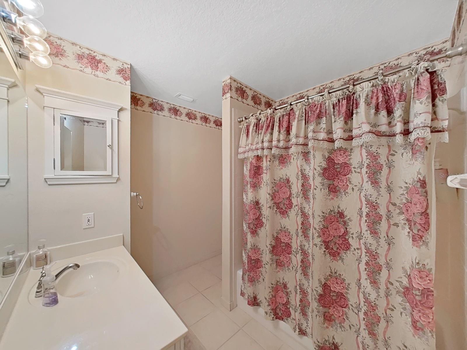 FAIRWAYS QUAIL HOLLOW PH 01 - Residential