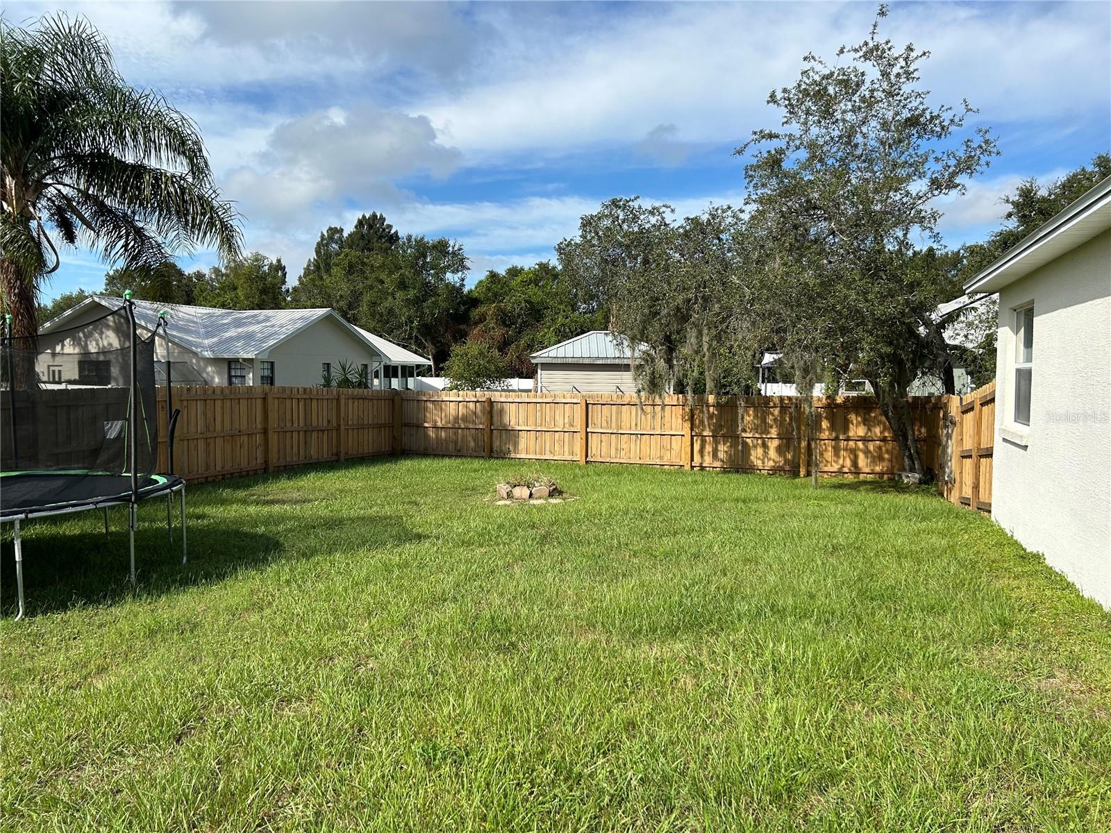 LAKE THOMAS WOODS SIXTH ADD - Residential