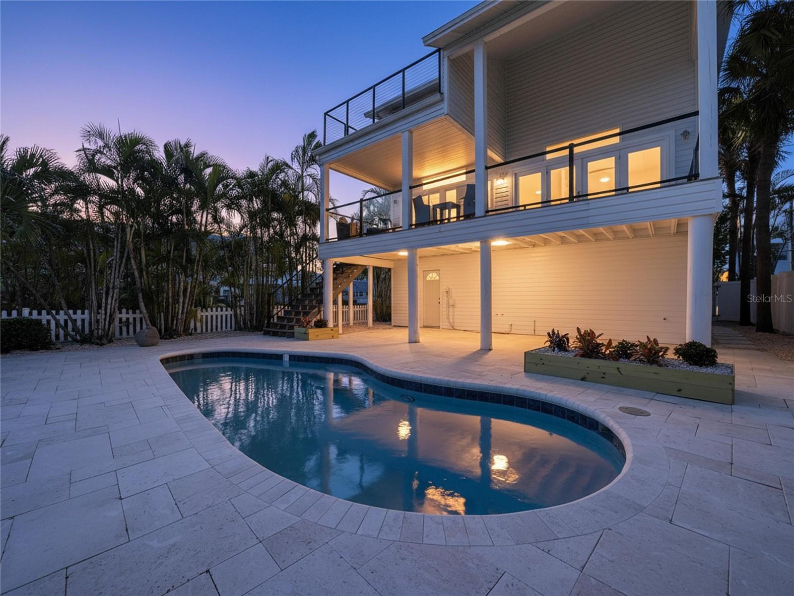 SUNSET LANDINGS - Residential