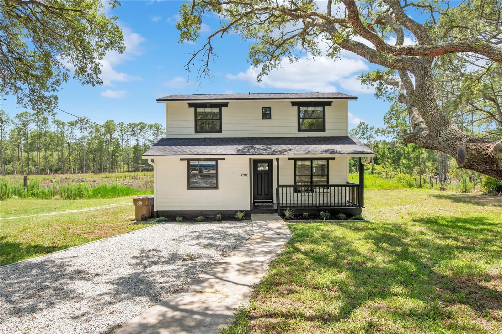Move in ready, property offers 3 bedrooms, 2 bathrooms completed renovated.