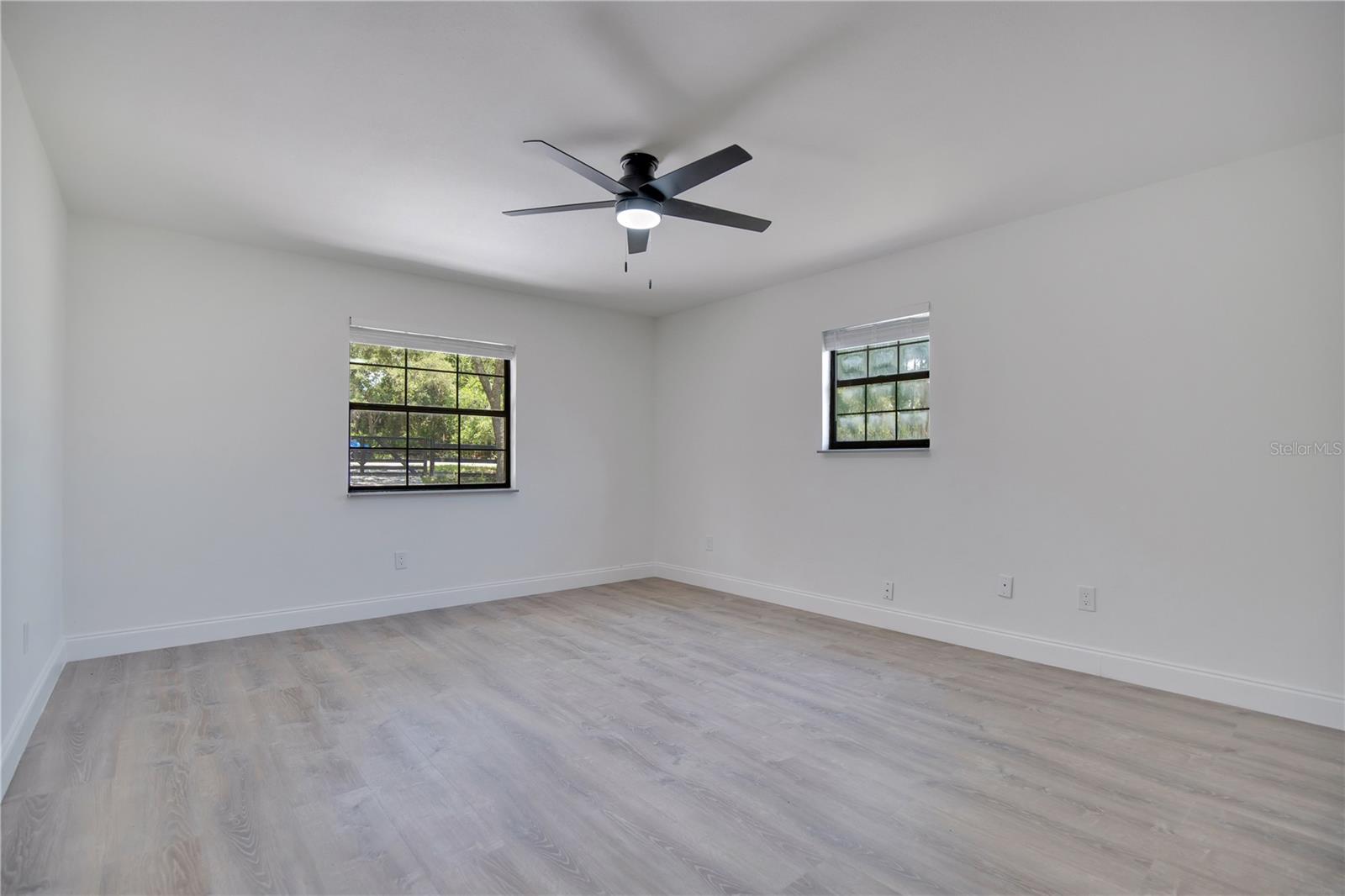 ROYAL TRAILS UNIT 01 - Residential