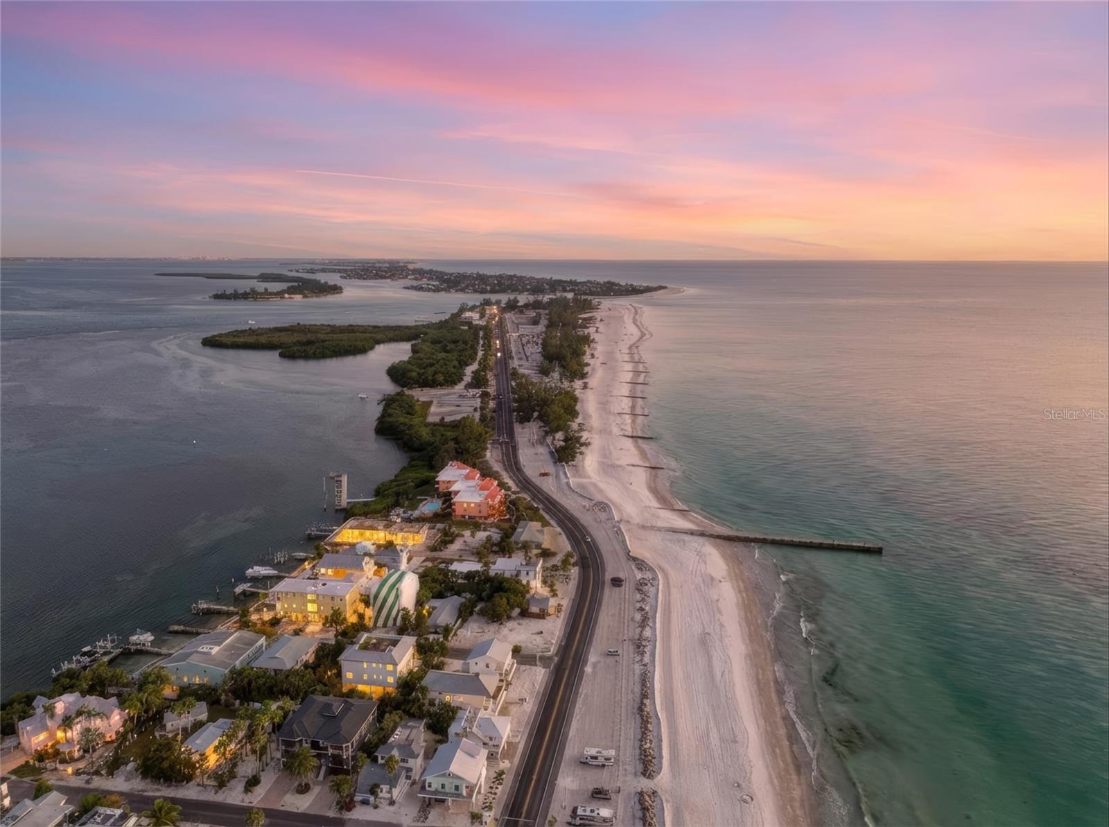 GULF REACH - Land