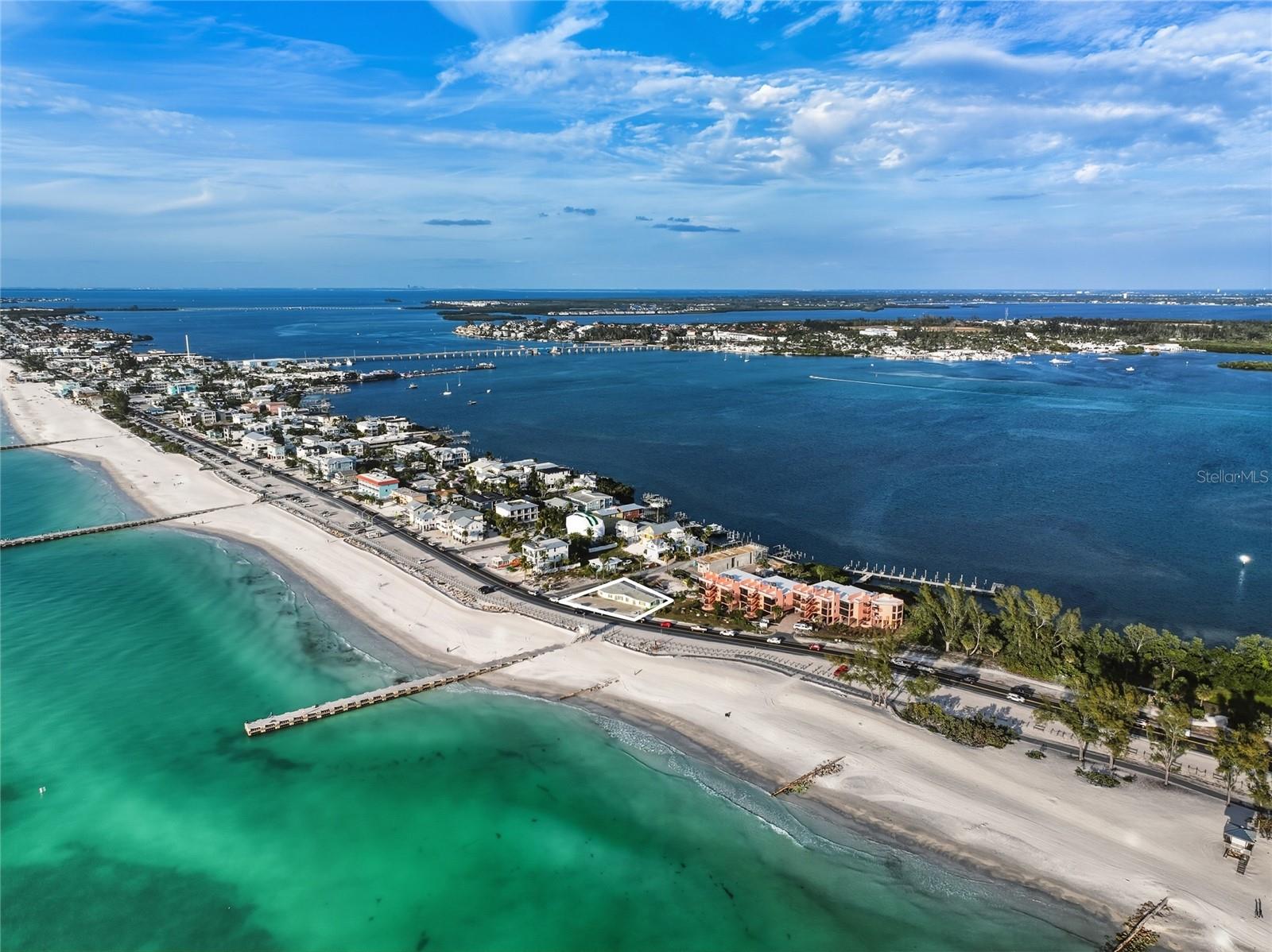 GULF REACH - Land