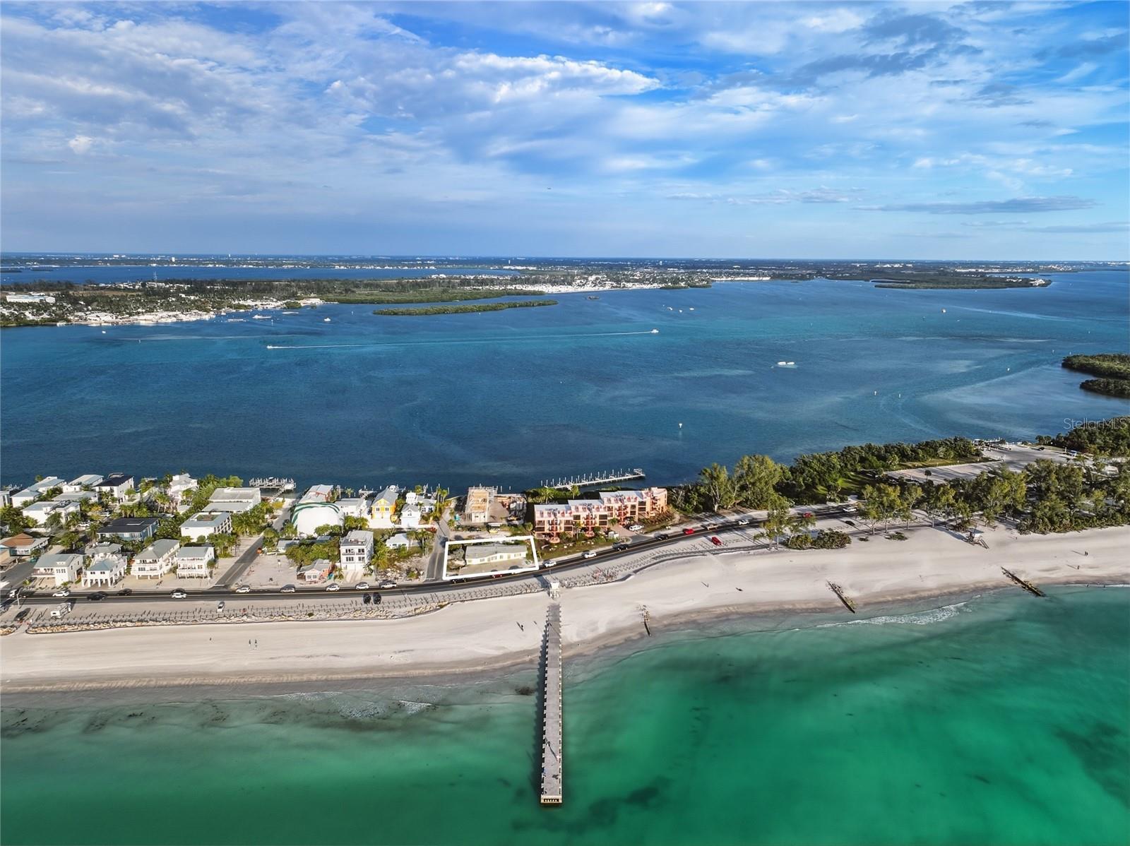 GULF REACH - Land