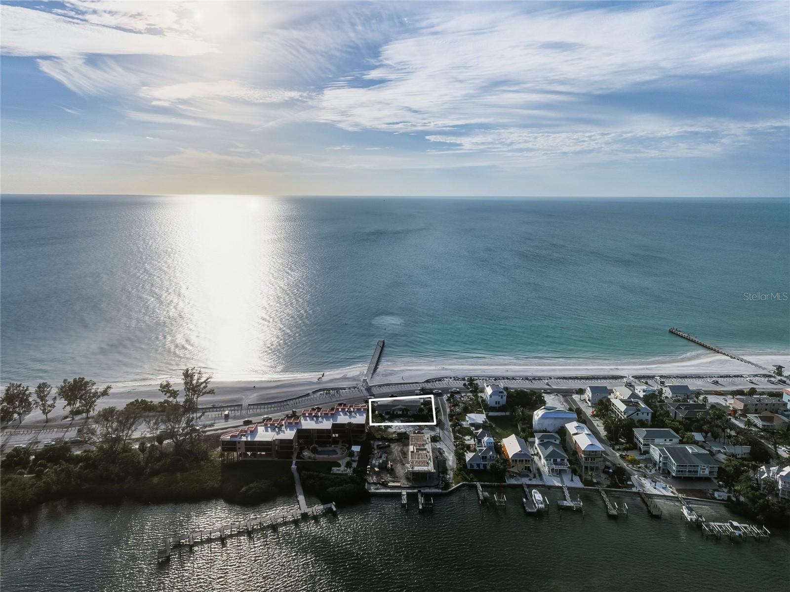 GULF REACH - Land