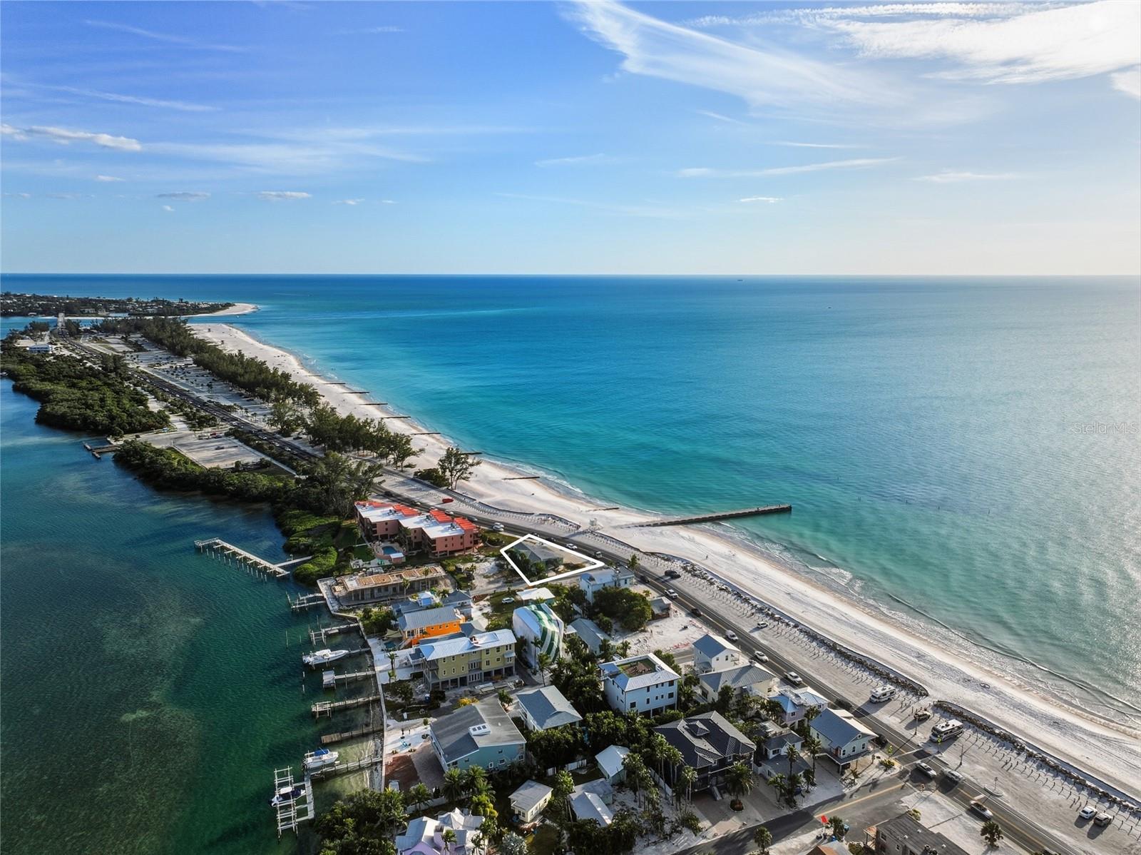 GULF REACH - Land