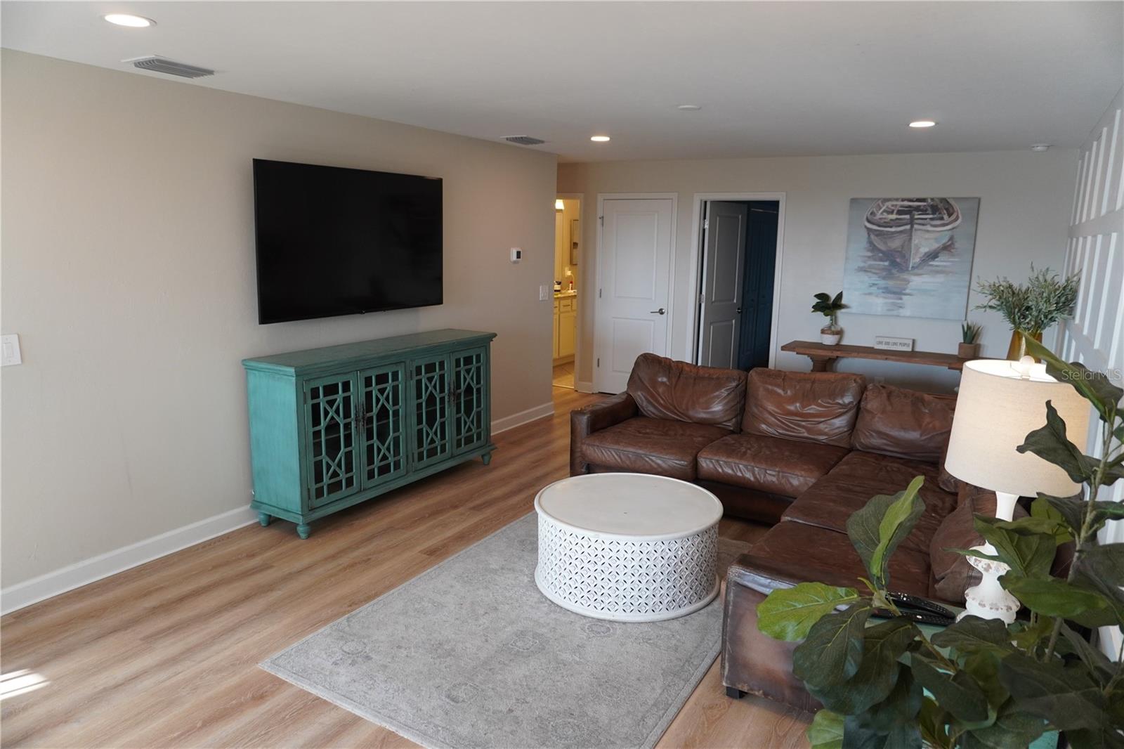 LORRAINE LAKES PH I - Residential Lease
