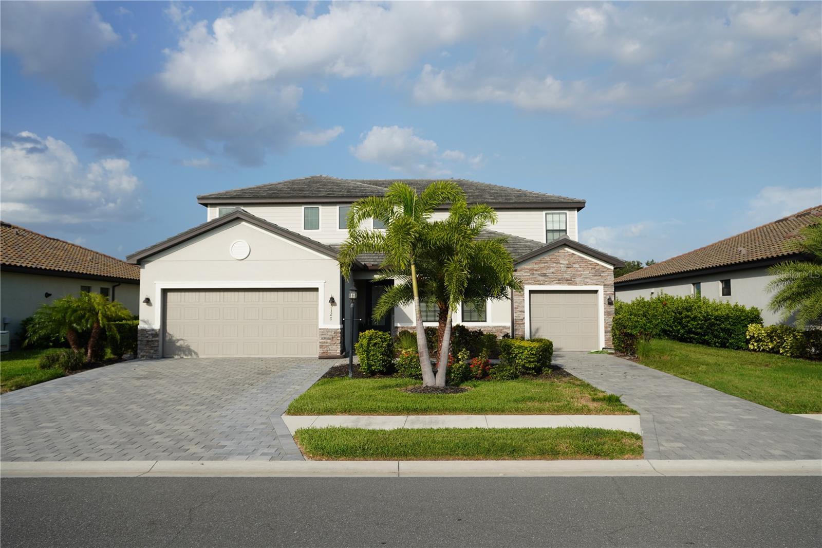 LORRAINE LAKES PH I - Residential Lease