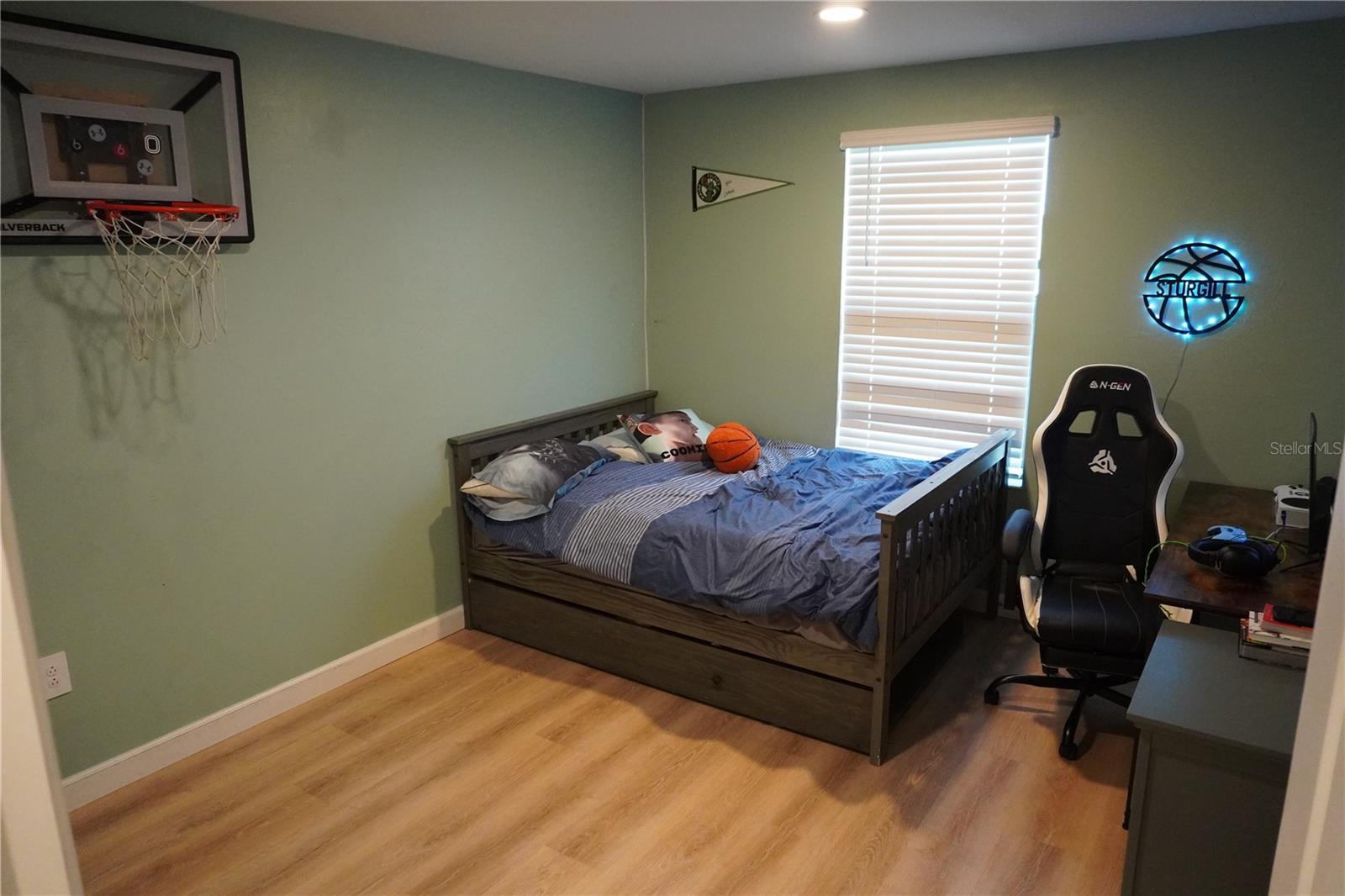 LORRAINE LAKES PH I - Residential Lease