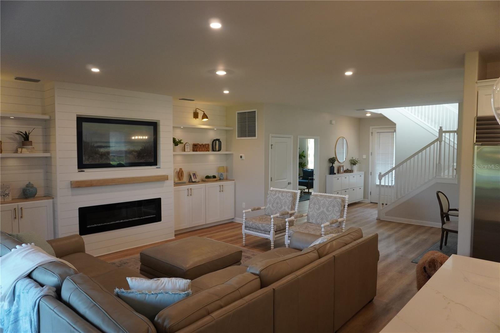 LORRAINE LAKES PH I - Residential Lease