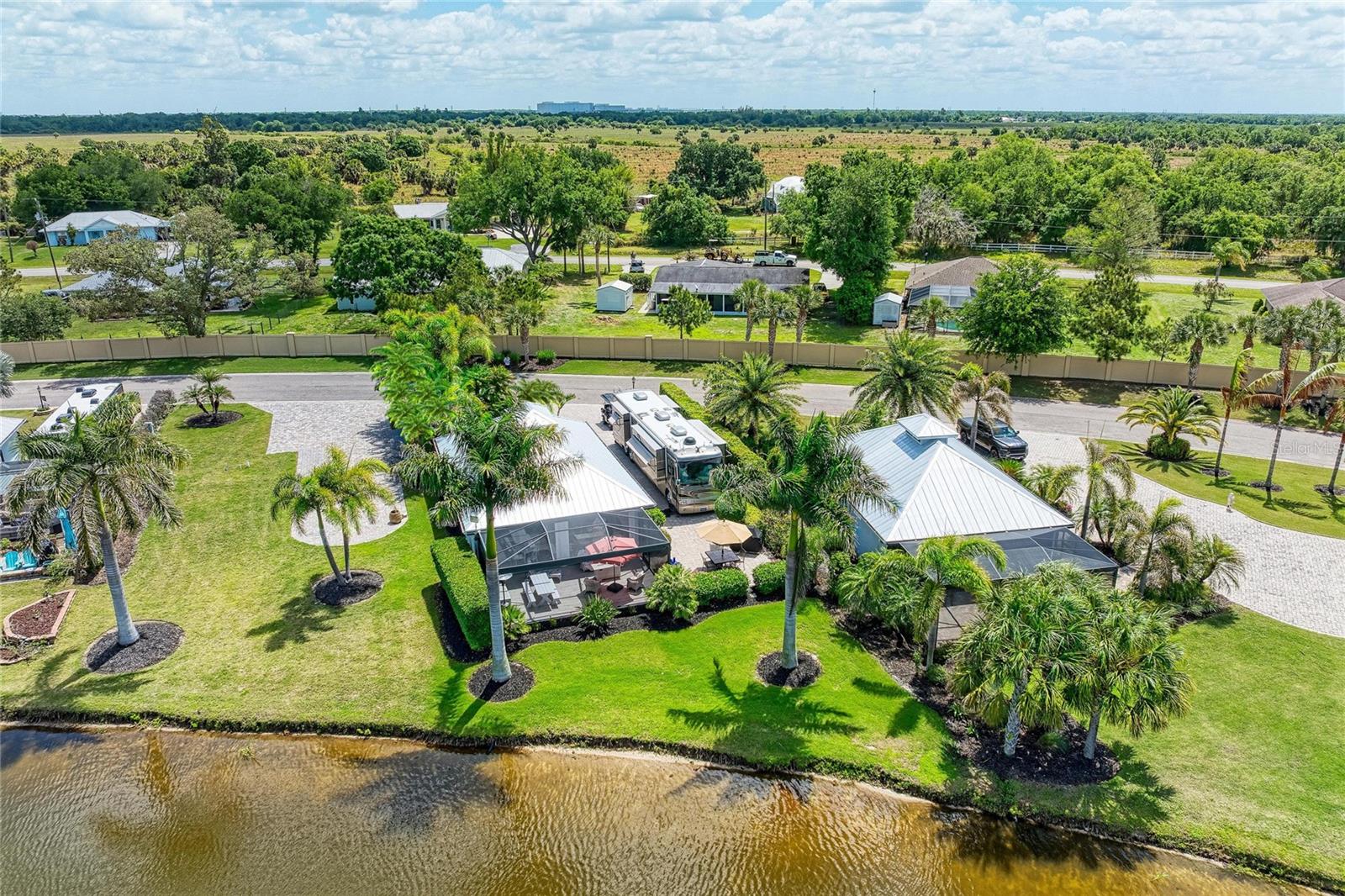 THORNTON CRK MOTORCOACH RESIDENCE - Residential