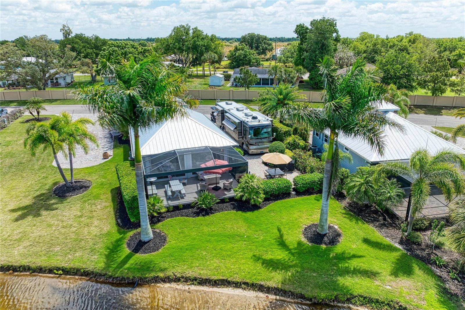 THORNTON CRK MOTORCOACH RESIDENCE - Residential