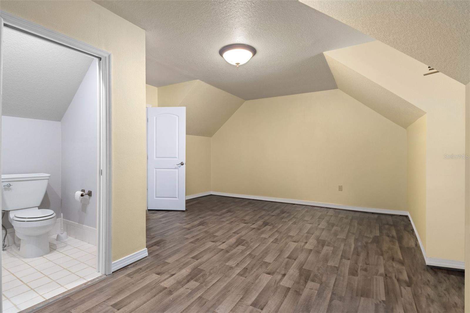 UNREC TRACTS IN 18-20S-19E - Residential
