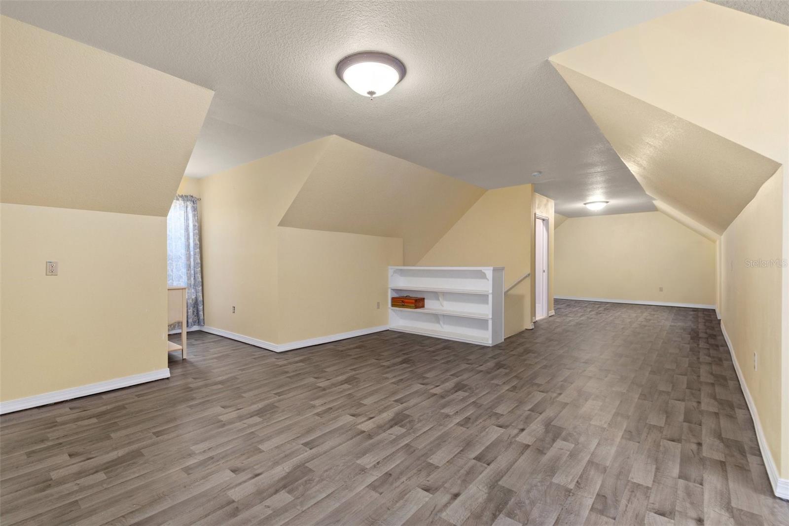 UNREC TRACTS IN 18-20S-19E - Residential