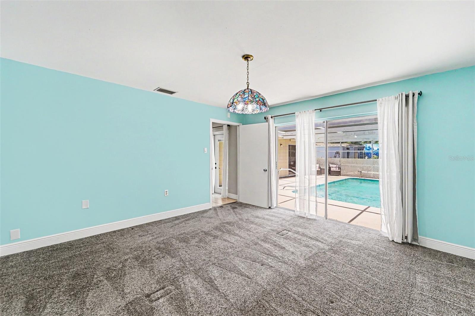 THE LAKES - Residential