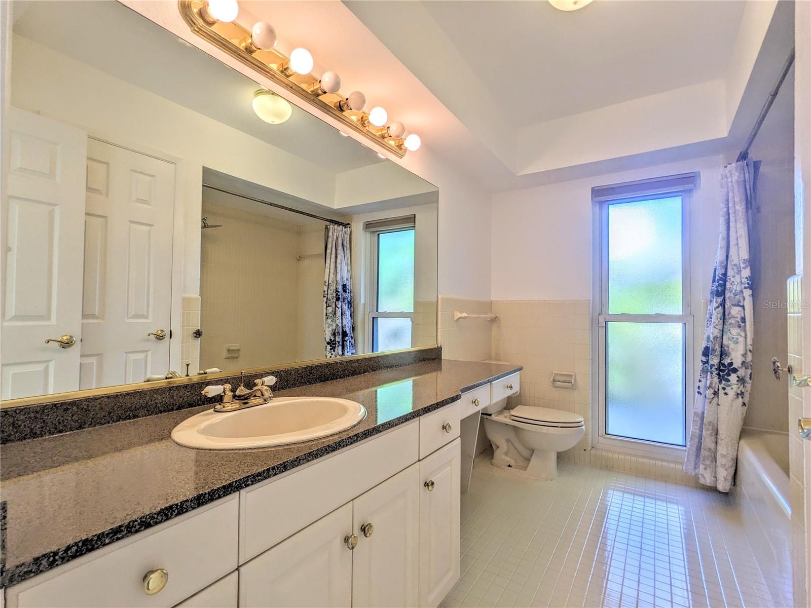 SIESTA ISLES - Residential Lease