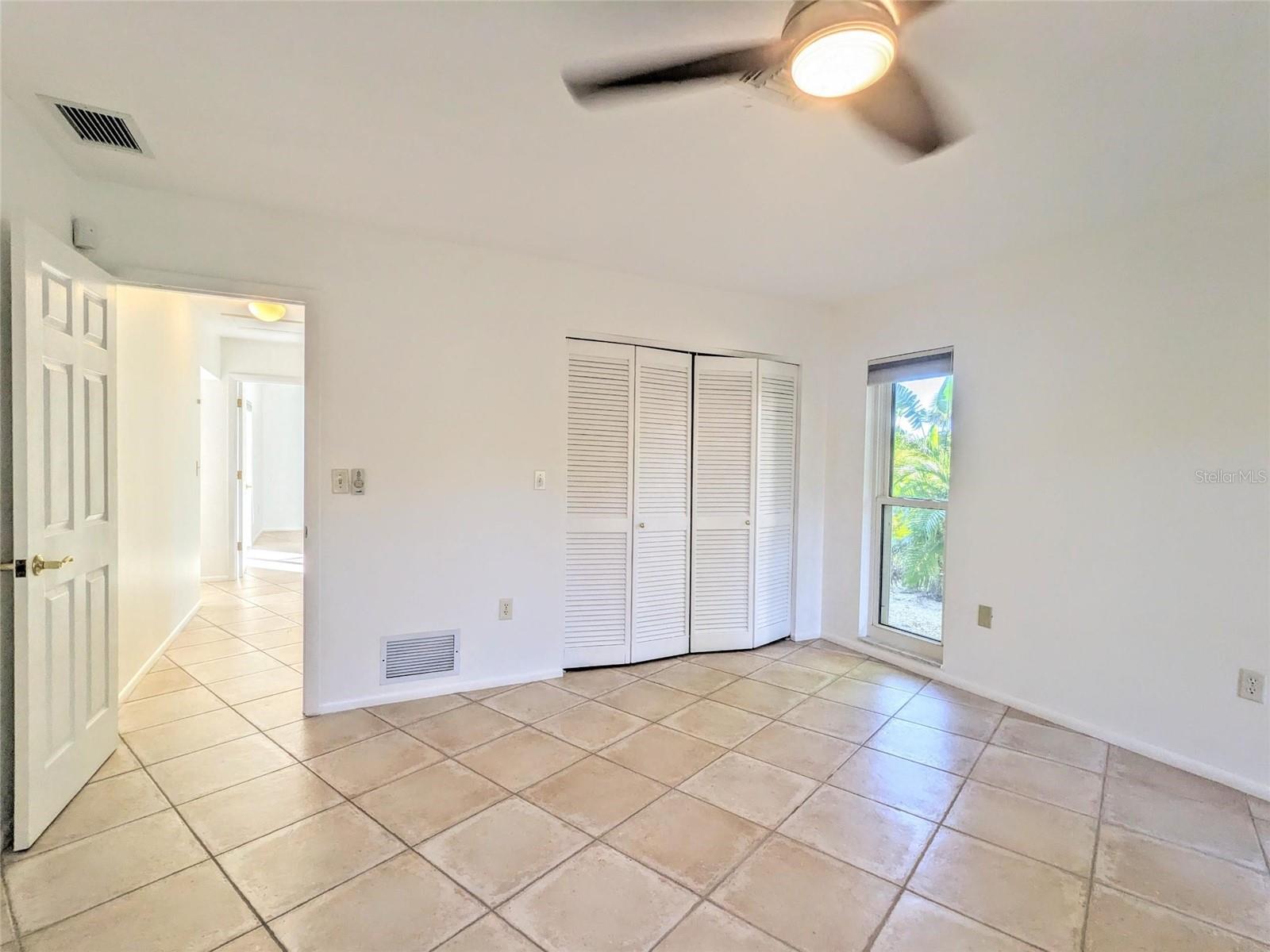 SIESTA ISLES - Residential Lease
