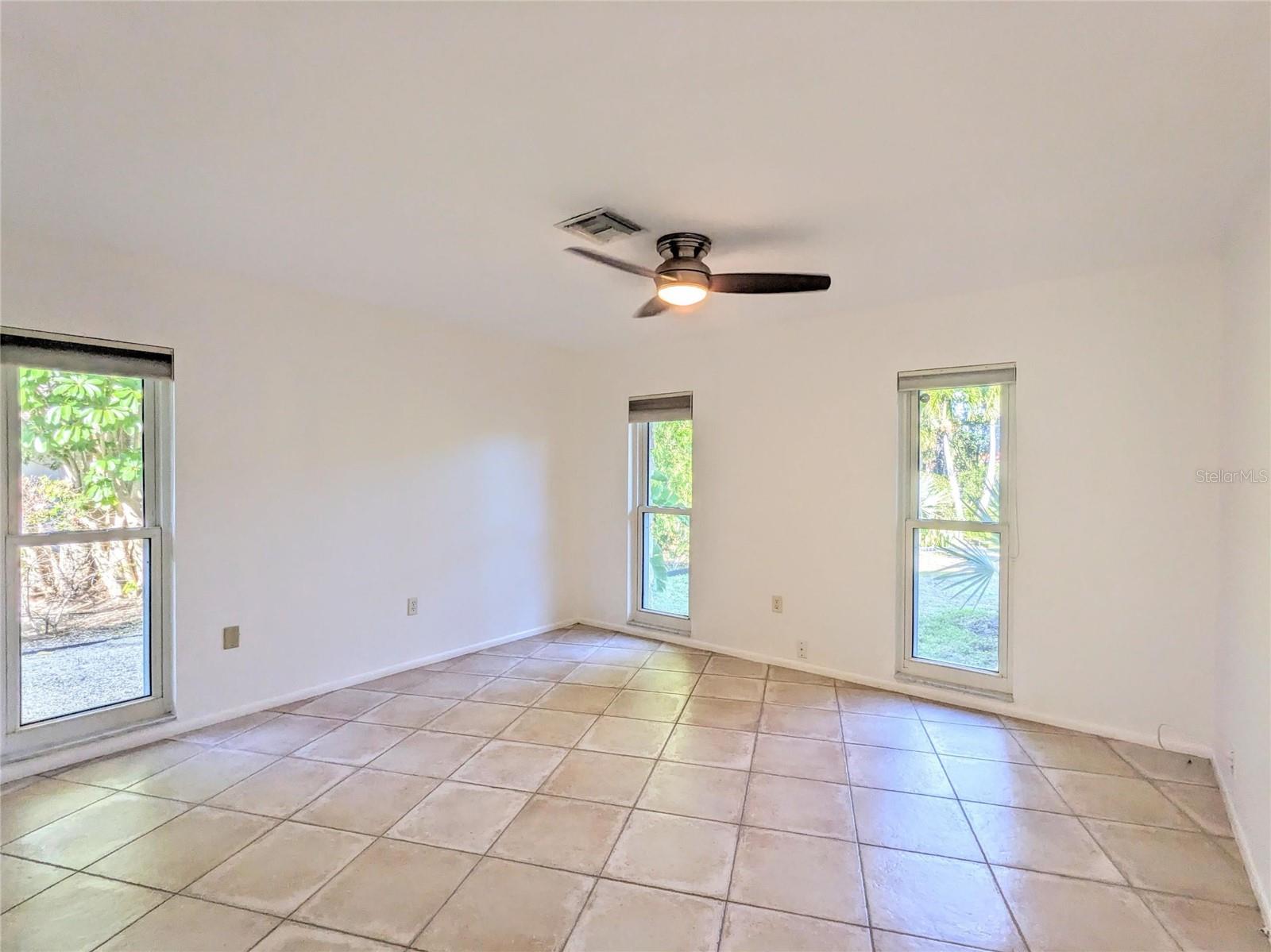SIESTA ISLES - Residential Lease