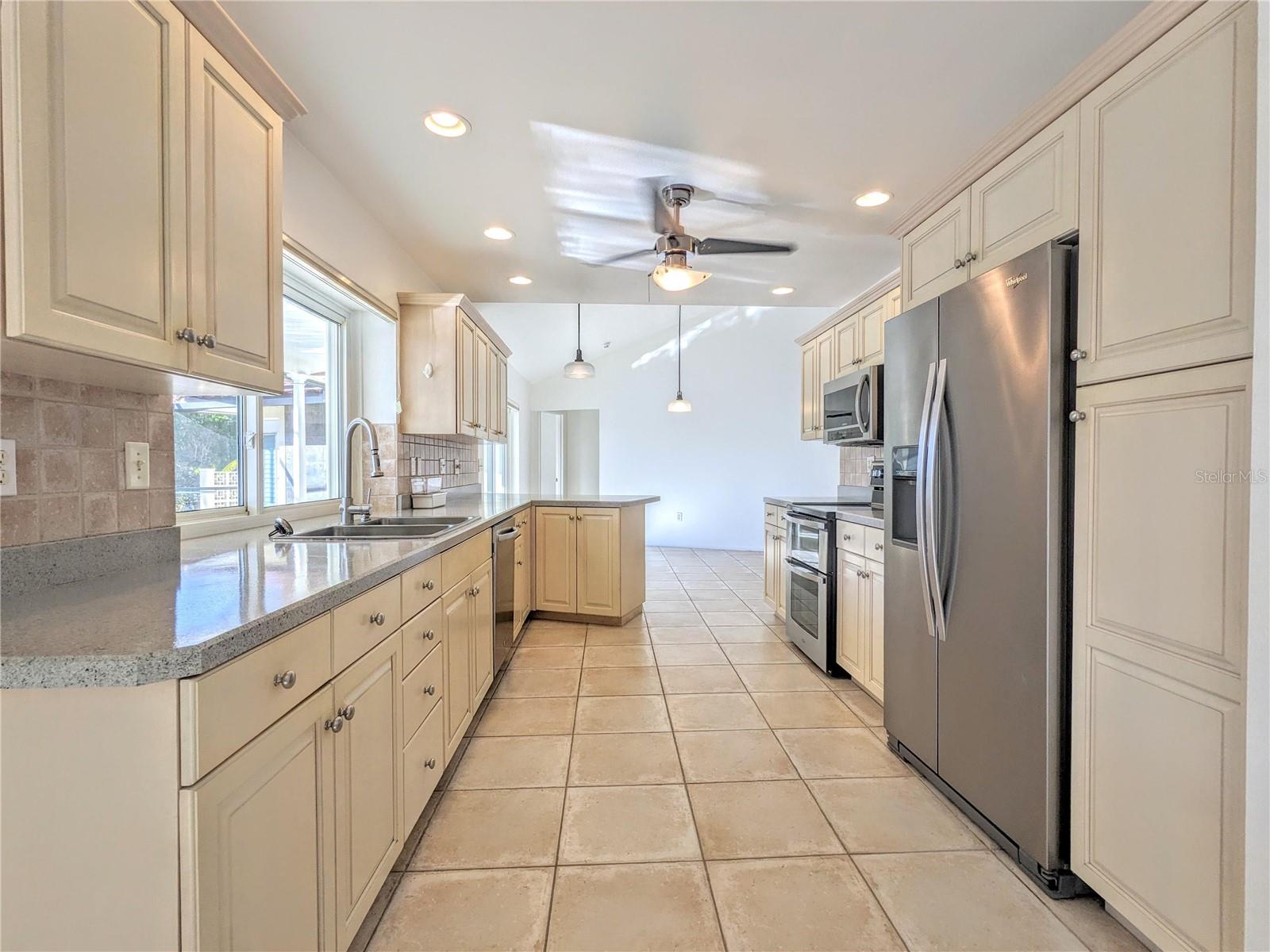 SIESTA ISLES - Residential Lease