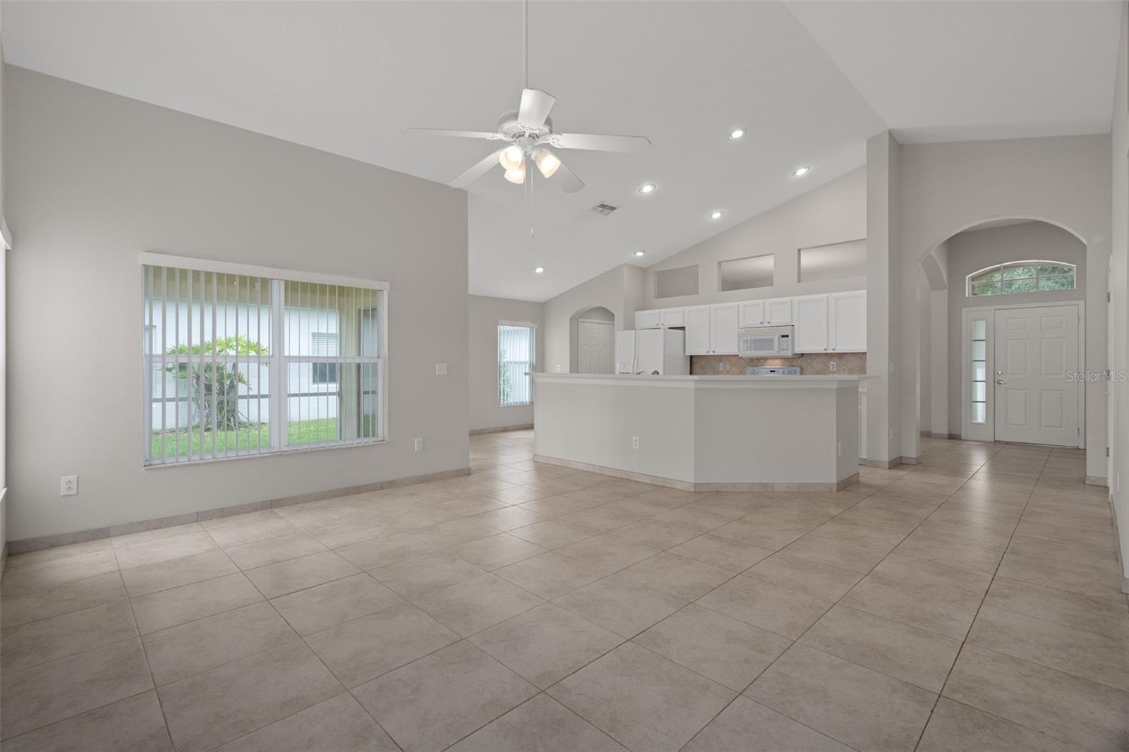 PLANTATION PALMS PH 06 - Residential