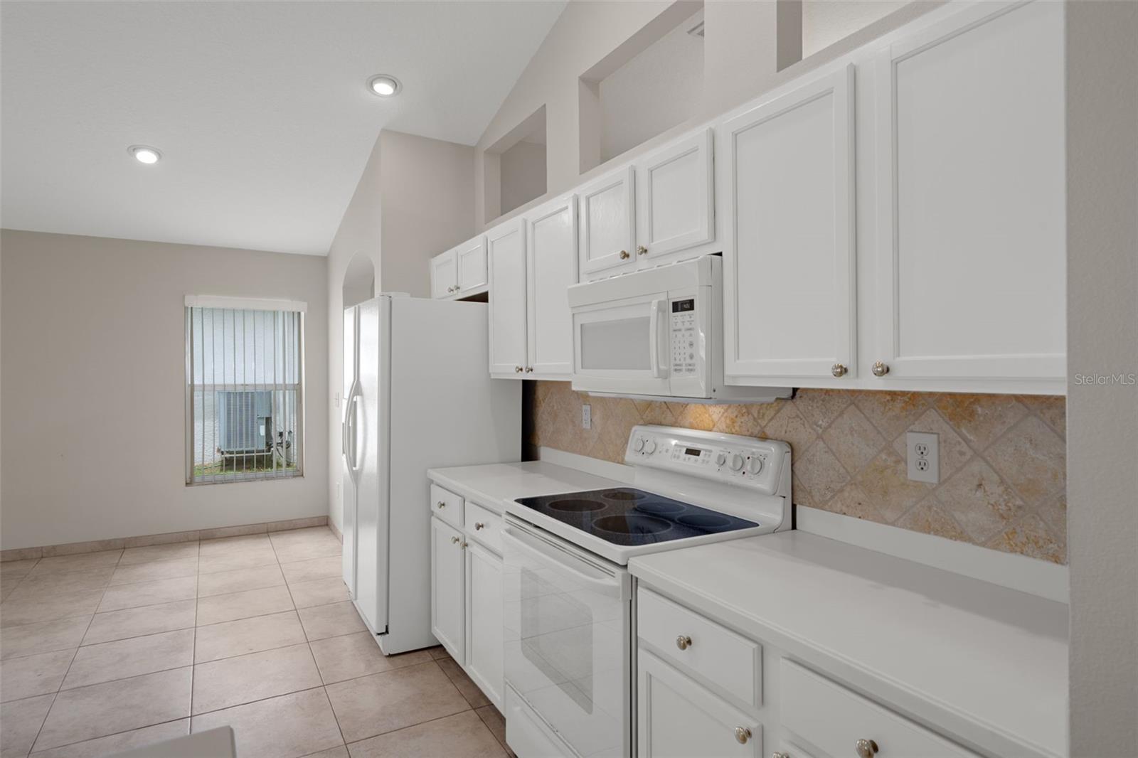 PLANTATION PALMS PH 06 - Residential