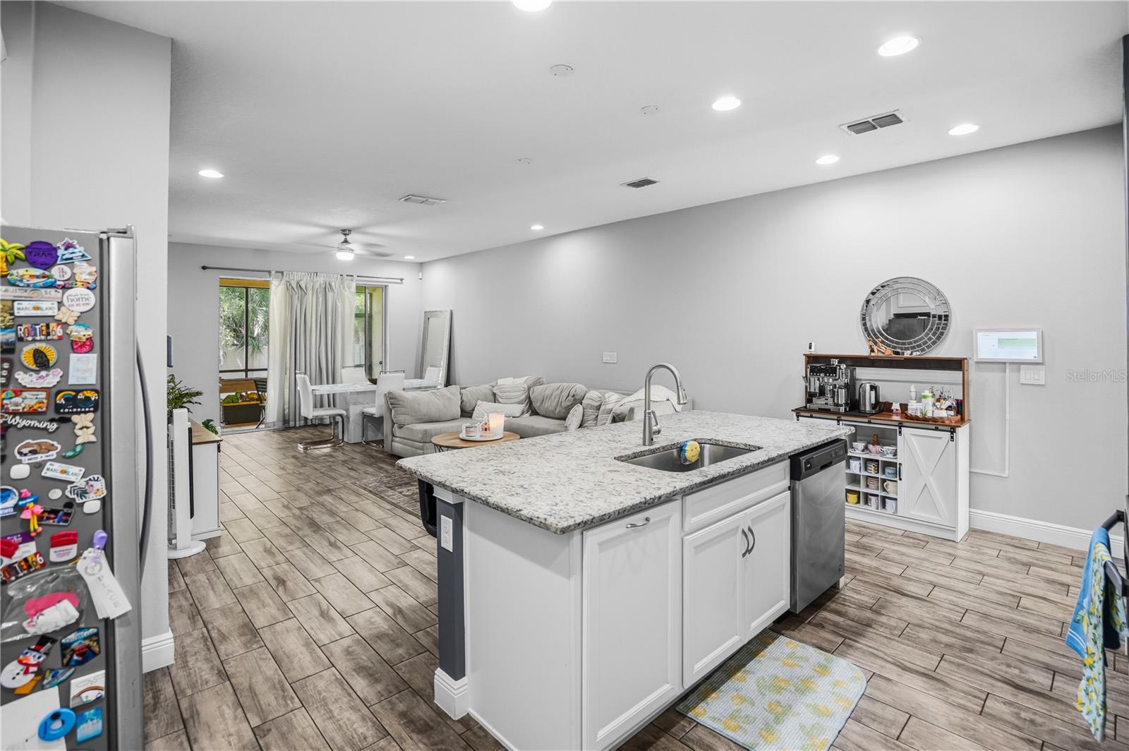 BAYSIDE TERRACE - Residential