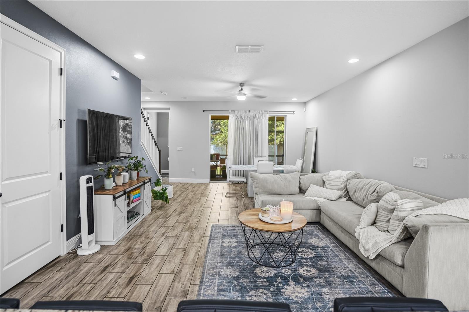 BAYSIDE TERRACE - Residential