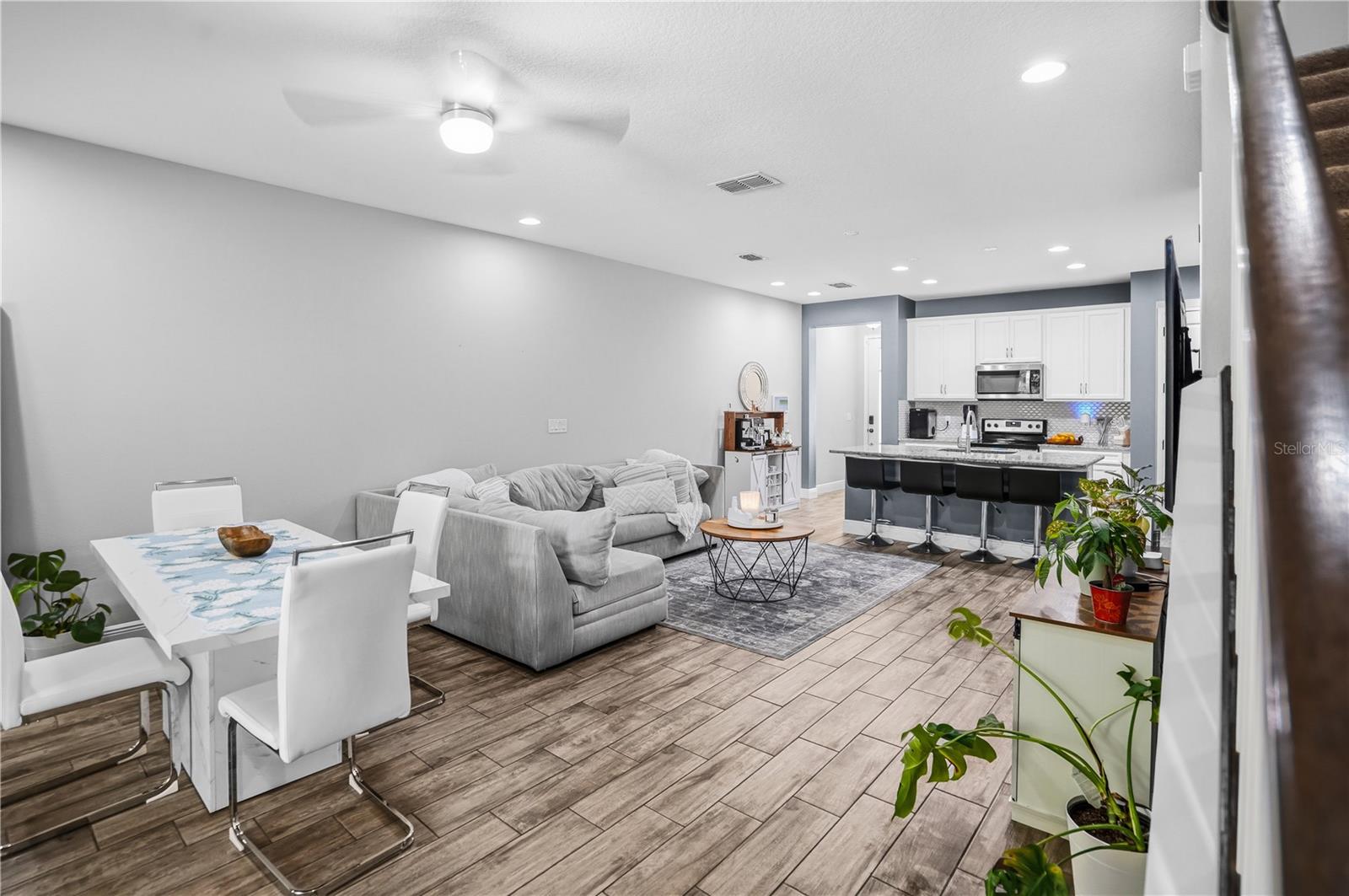 BAYSIDE TERRACE - Residential
