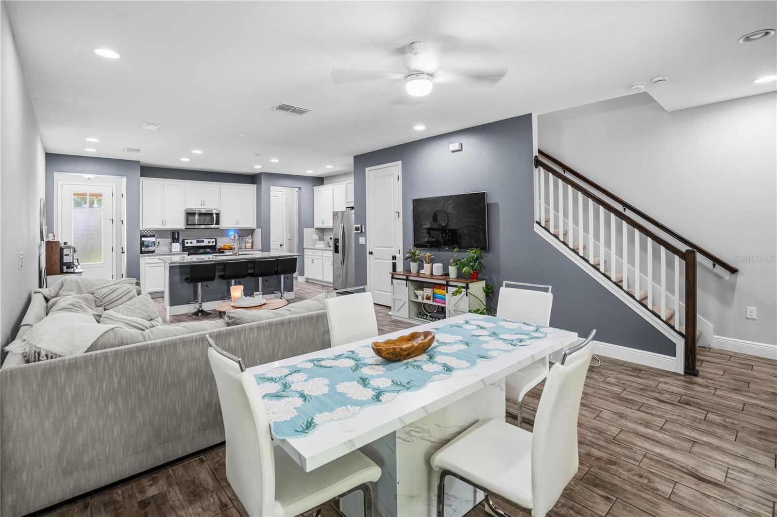 BAYSIDE TERRACE - Residential