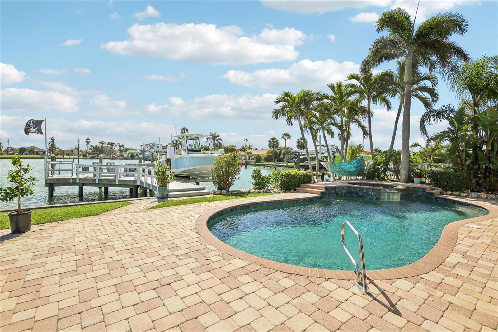 CRYSTAL ISLAND - Residential
