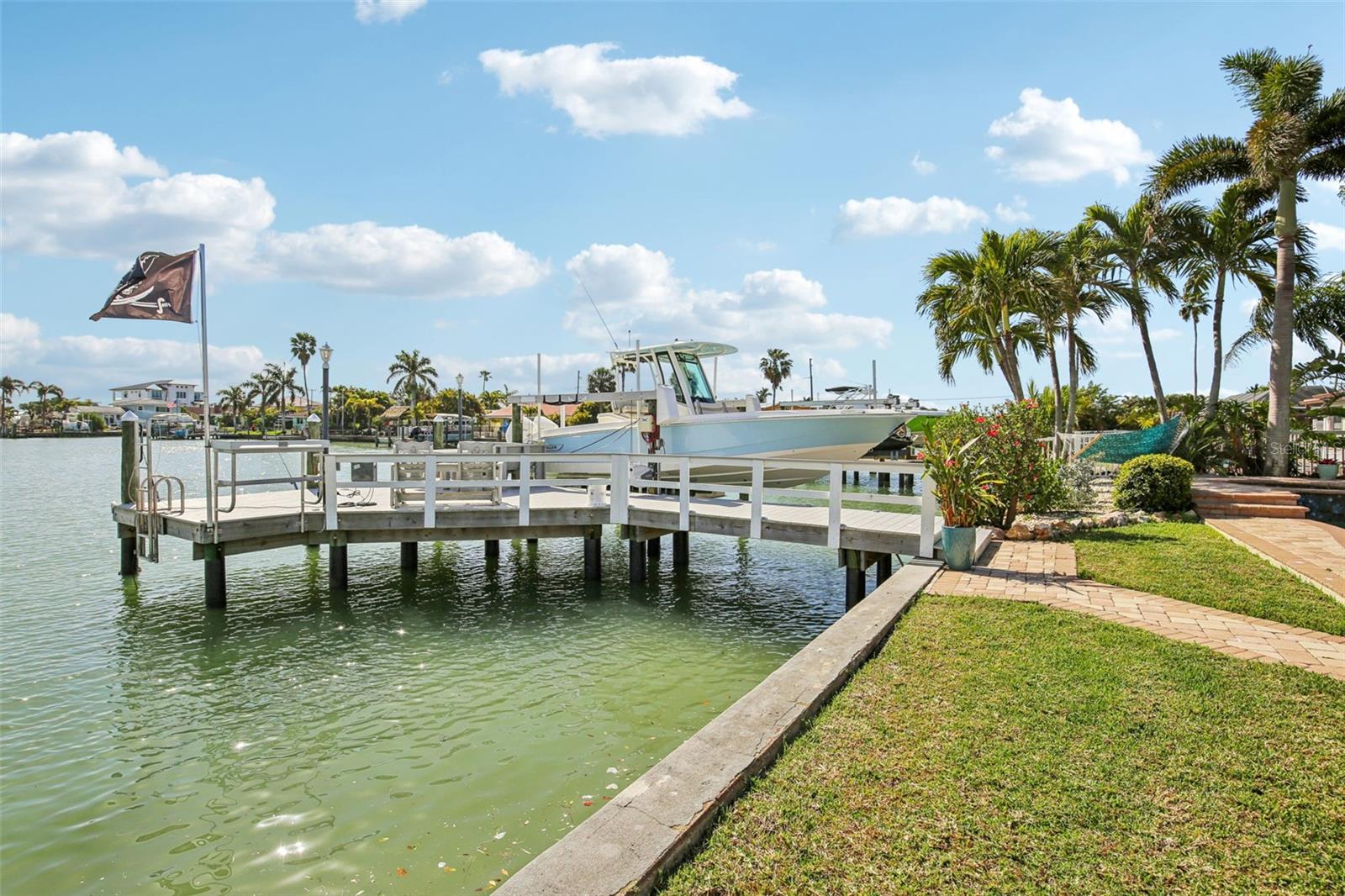 CRYSTAL ISLAND - Residential