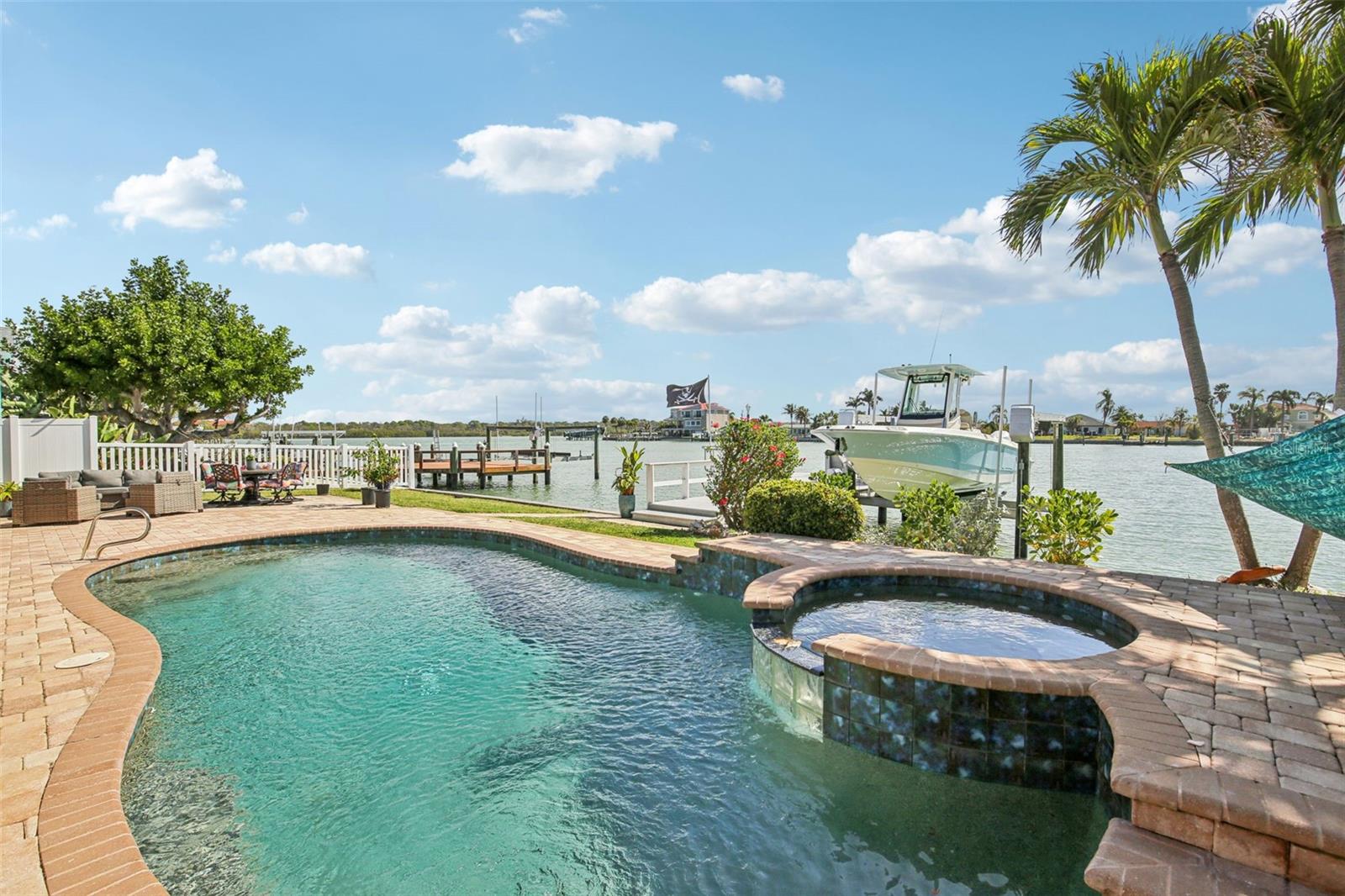 CRYSTAL ISLAND - Residential