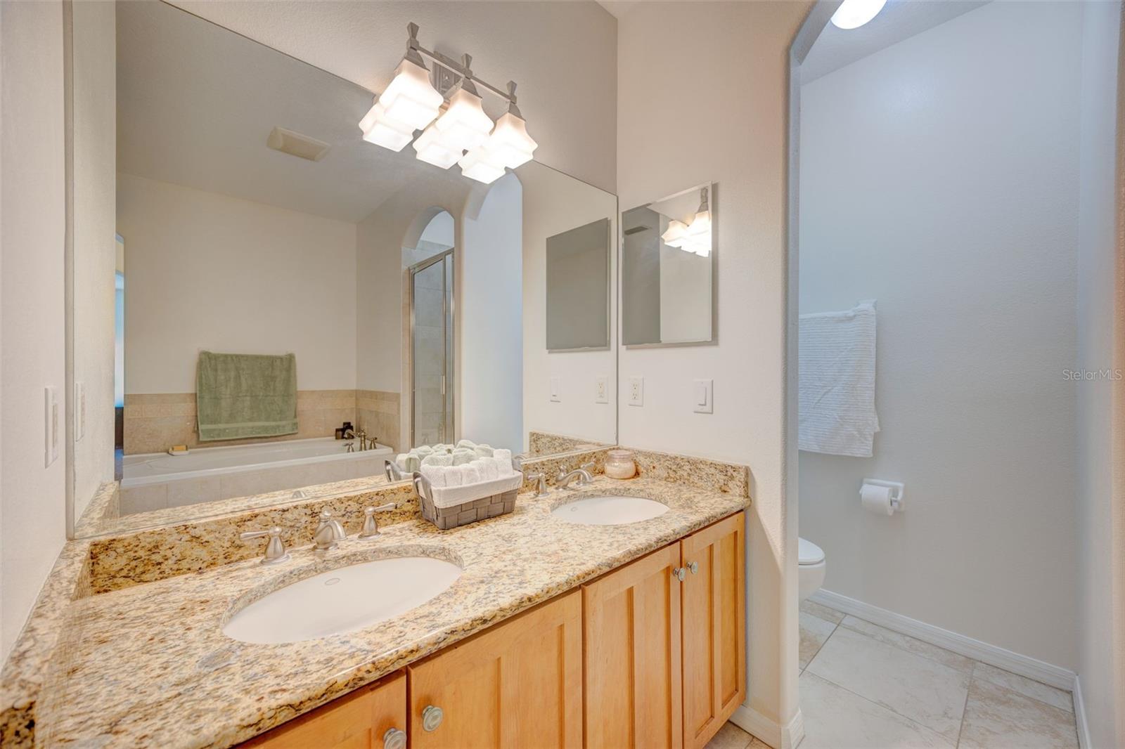 LUXURY CONDO AT FISHHAW - Residential