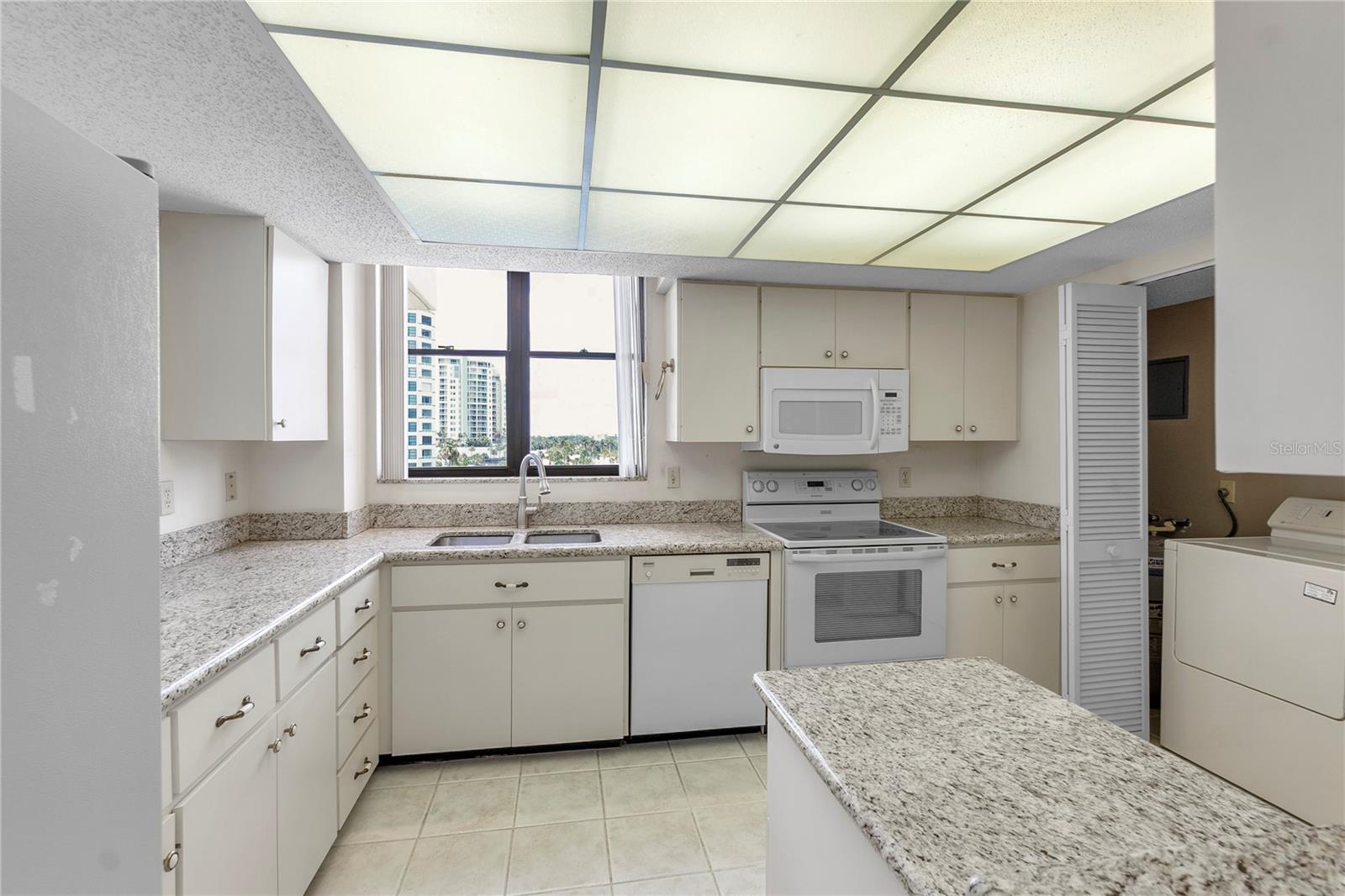 LAWRENCE POINTE I - Residential