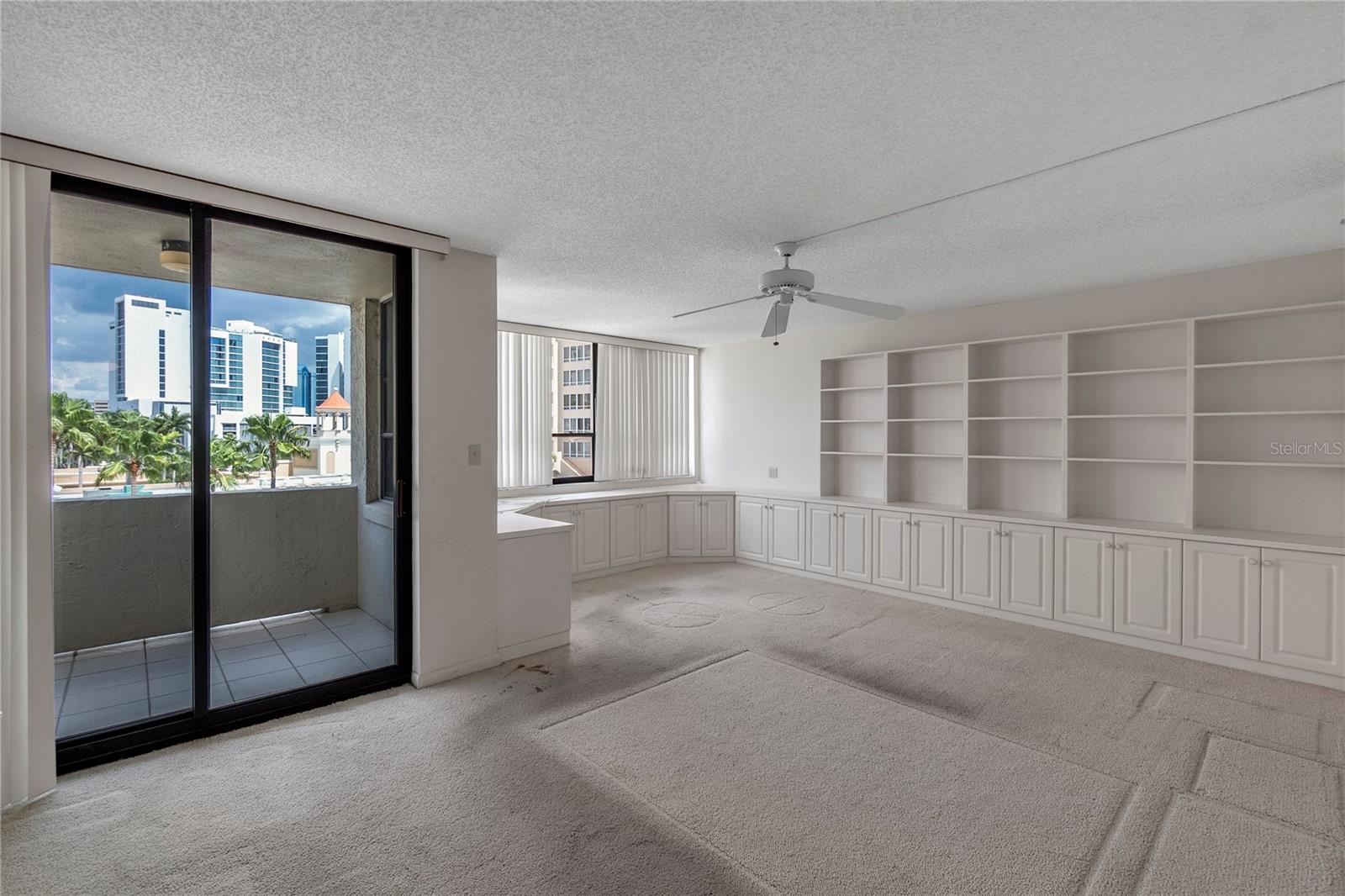 LAWRENCE POINTE I - Residential