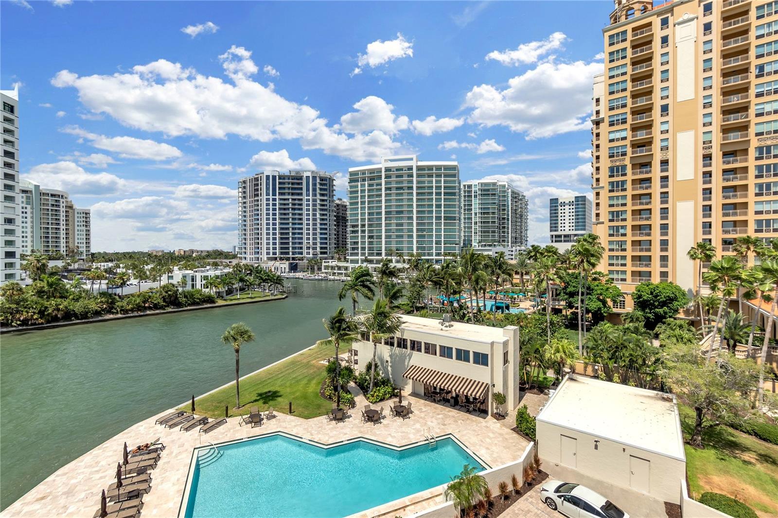 LAWRENCE POINTE I - Residential