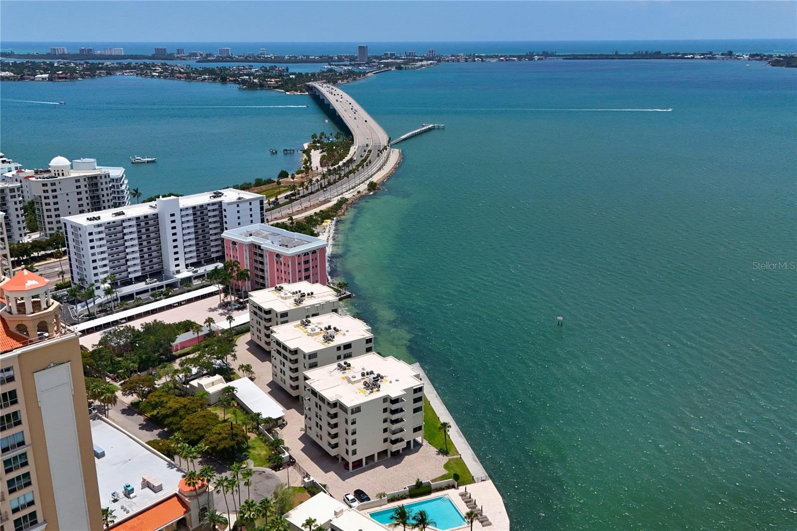 LAWRENCE POINTE I - Residential