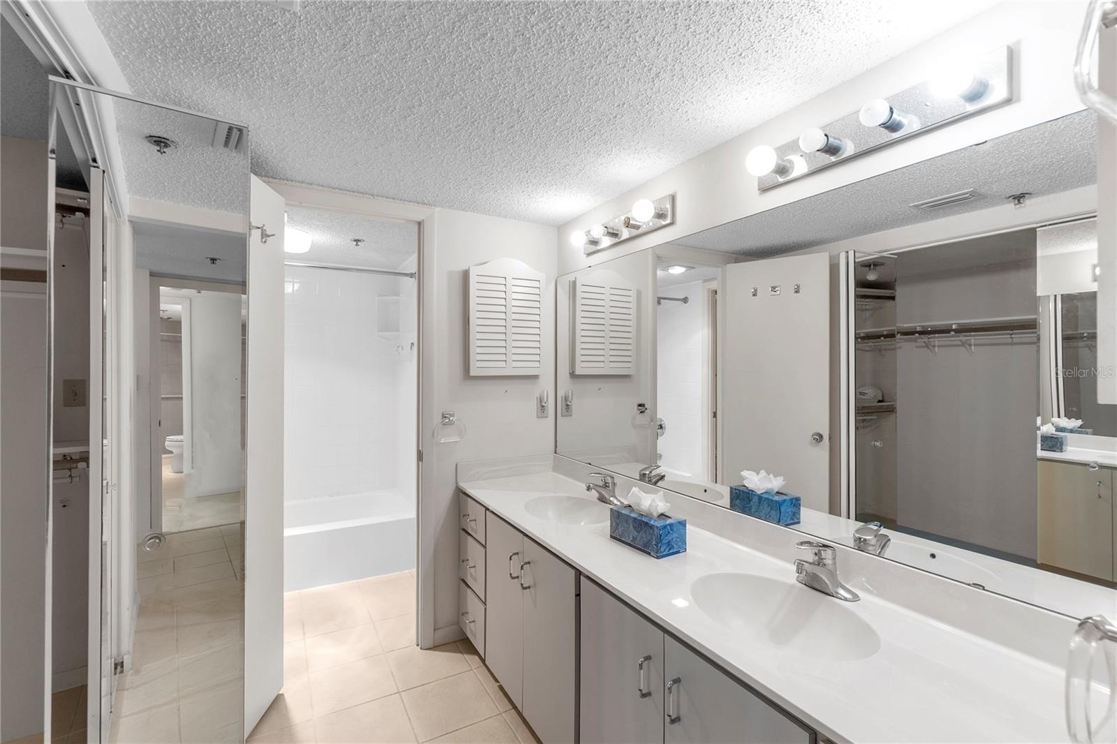 LAWRENCE POINTE I - Residential