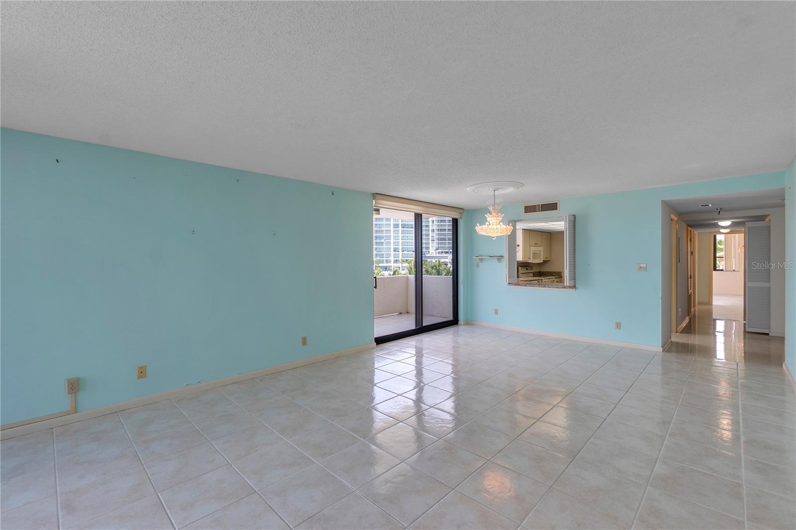 LAWRENCE POINTE I - Residential