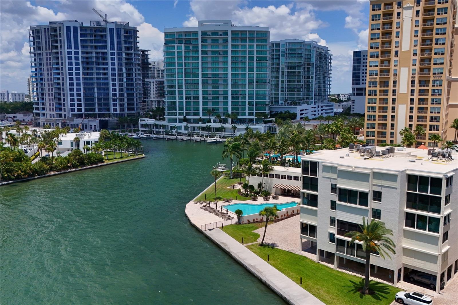 LAWRENCE POINTE I - Residential