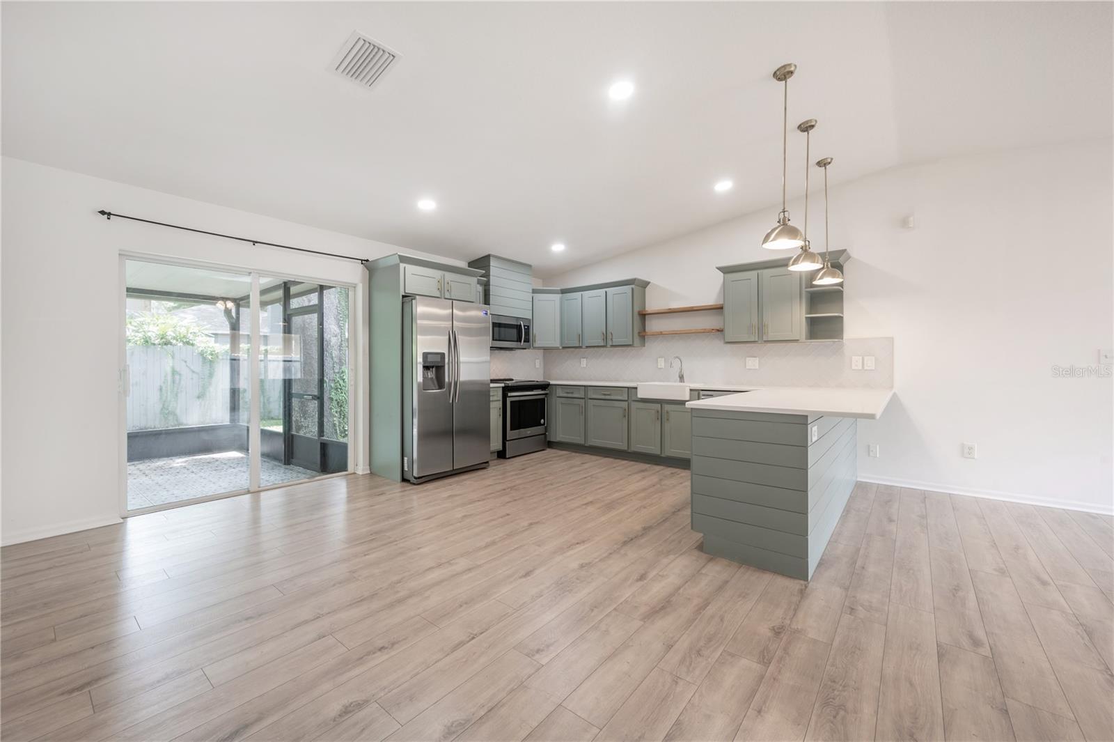 CALIFORNIA HEIGHTS - Residential Lease