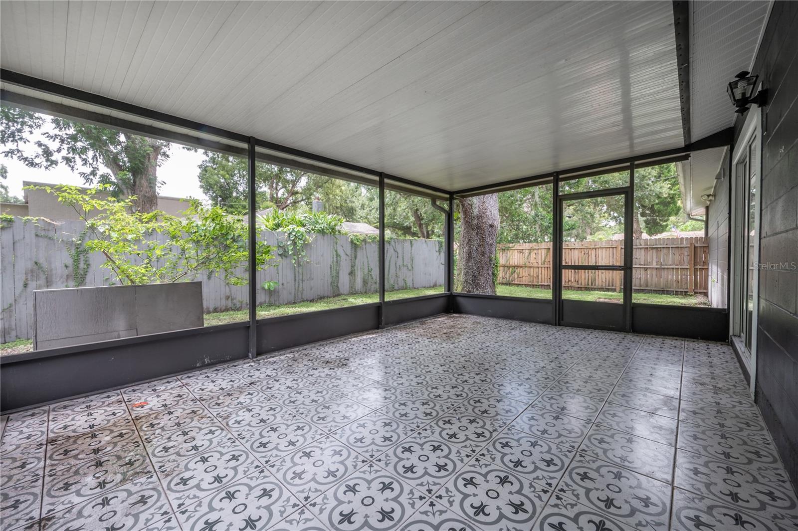 CALIFORNIA HEIGHTS - Residential Lease