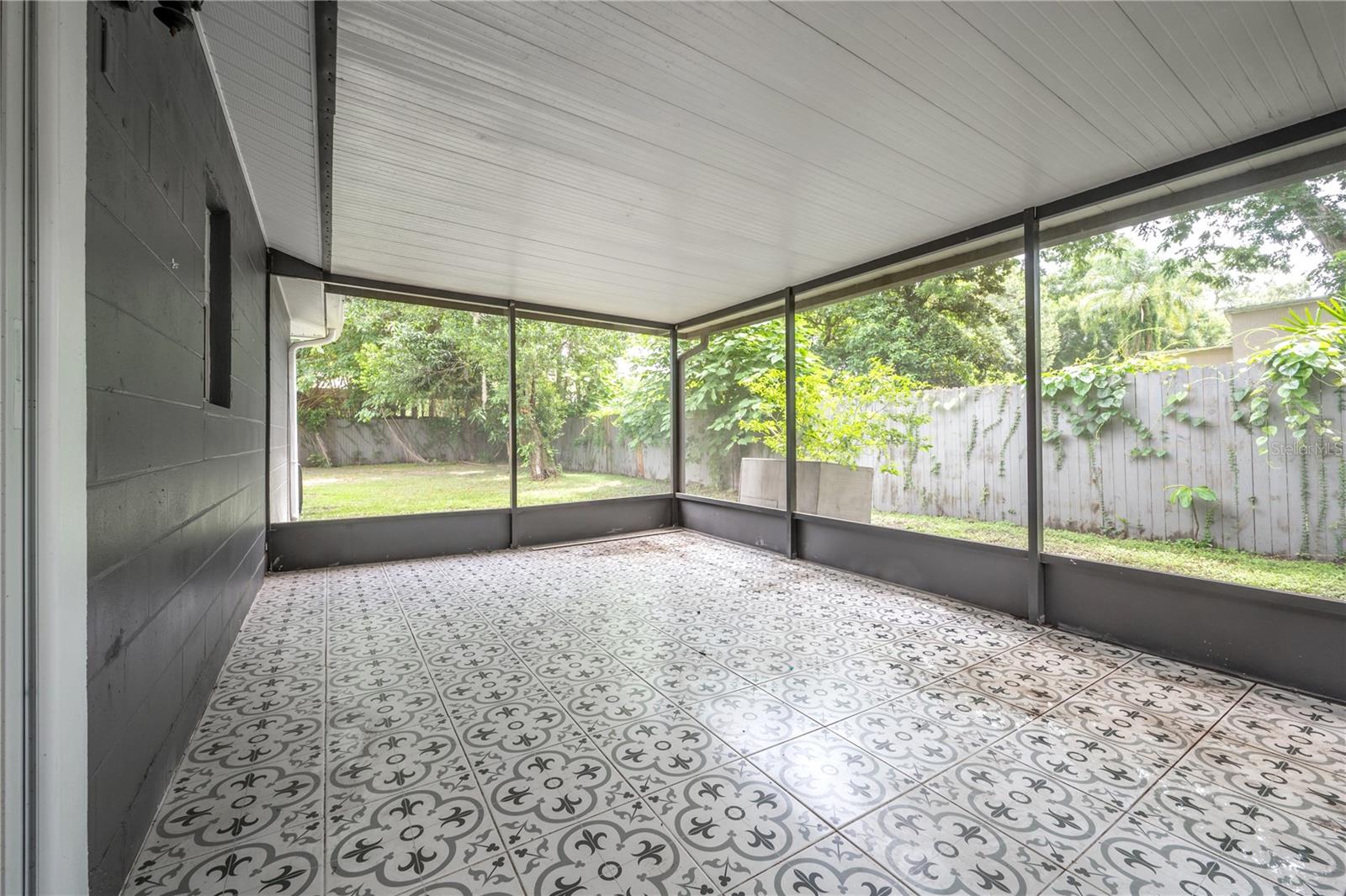 CALIFORNIA HEIGHTS - Residential Lease