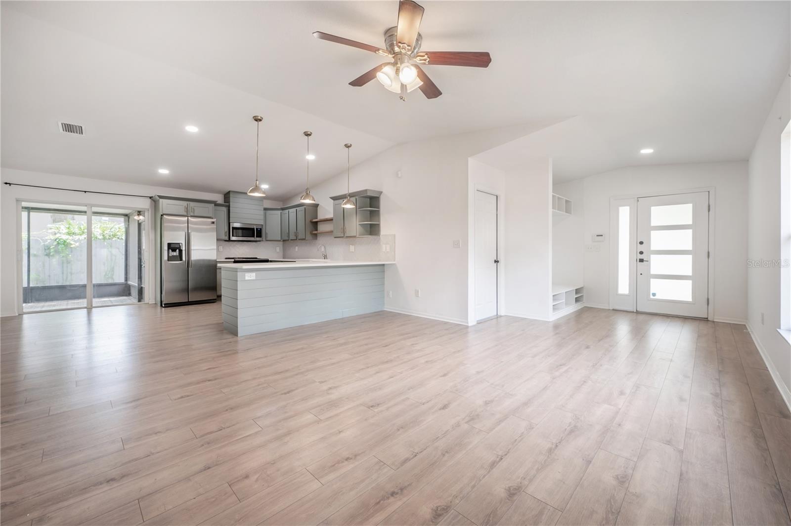 CALIFORNIA HEIGHTS - Residential Lease