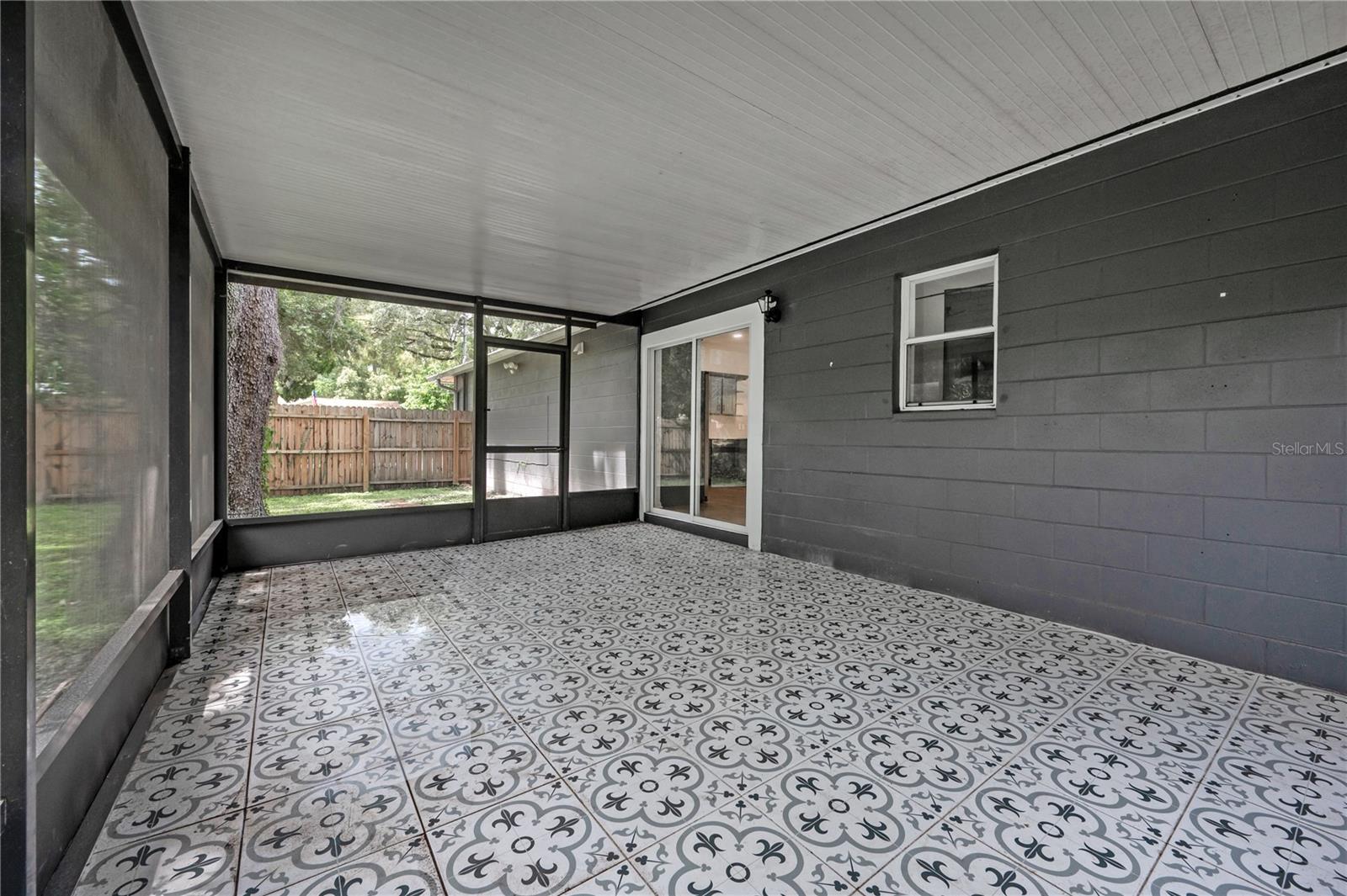 CALIFORNIA HEIGHTS - Residential Lease